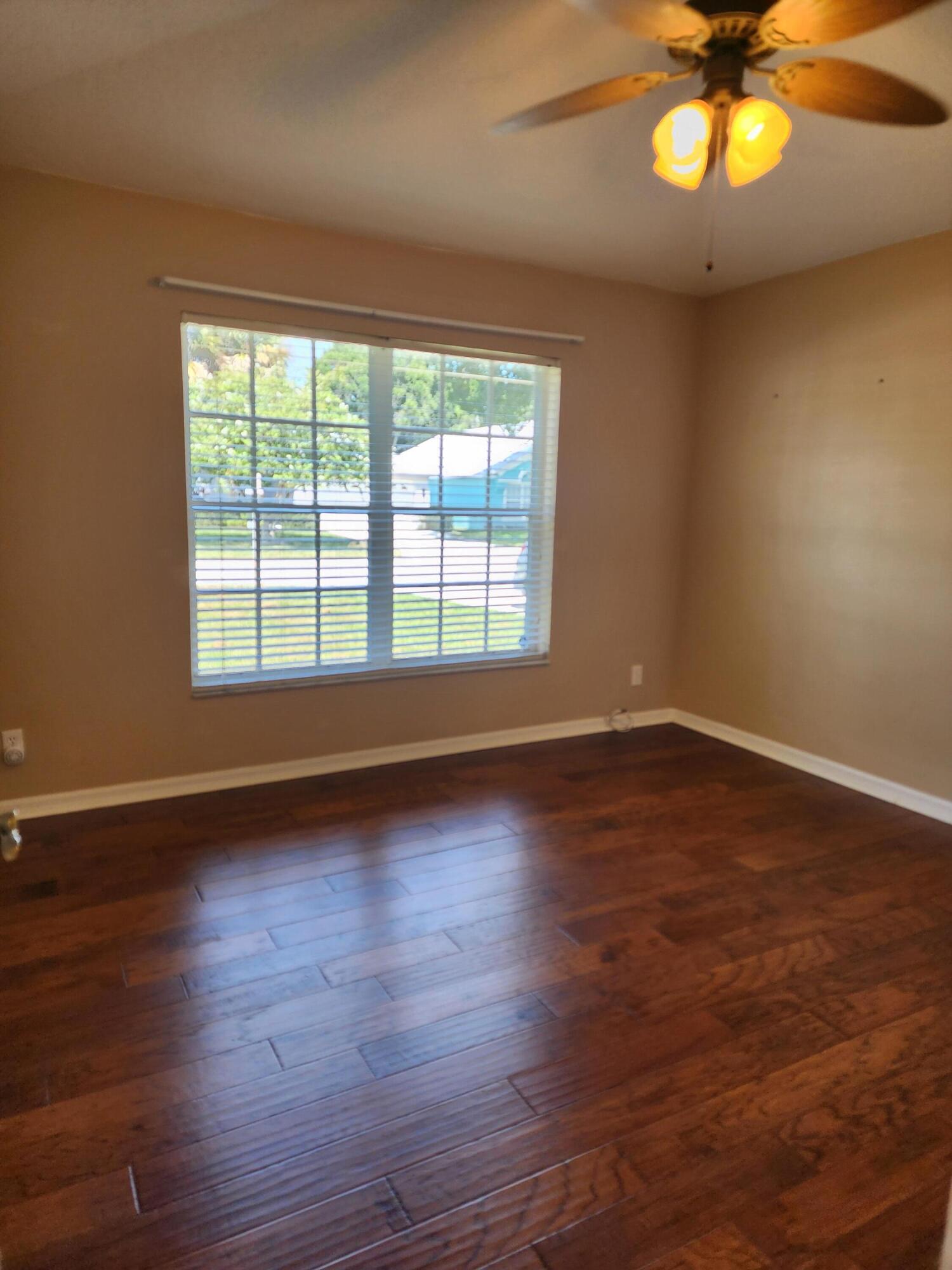 849 Nw Waterlily Place Property Photo 10