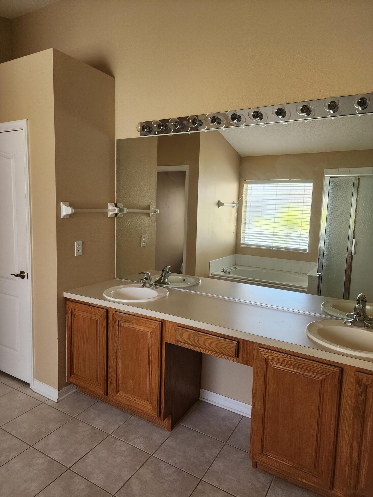 849 Nw Waterlily Place Property Photo 17