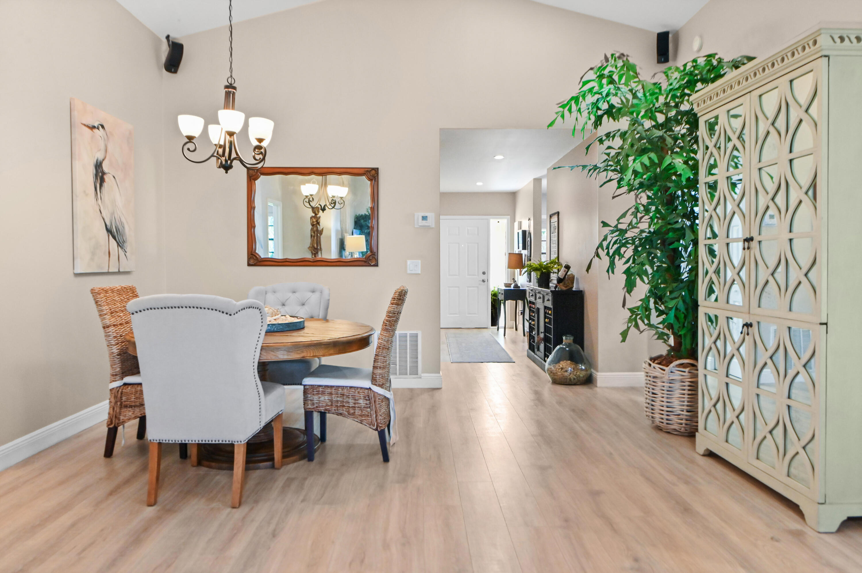 108 Executive Circle Property Photo 7