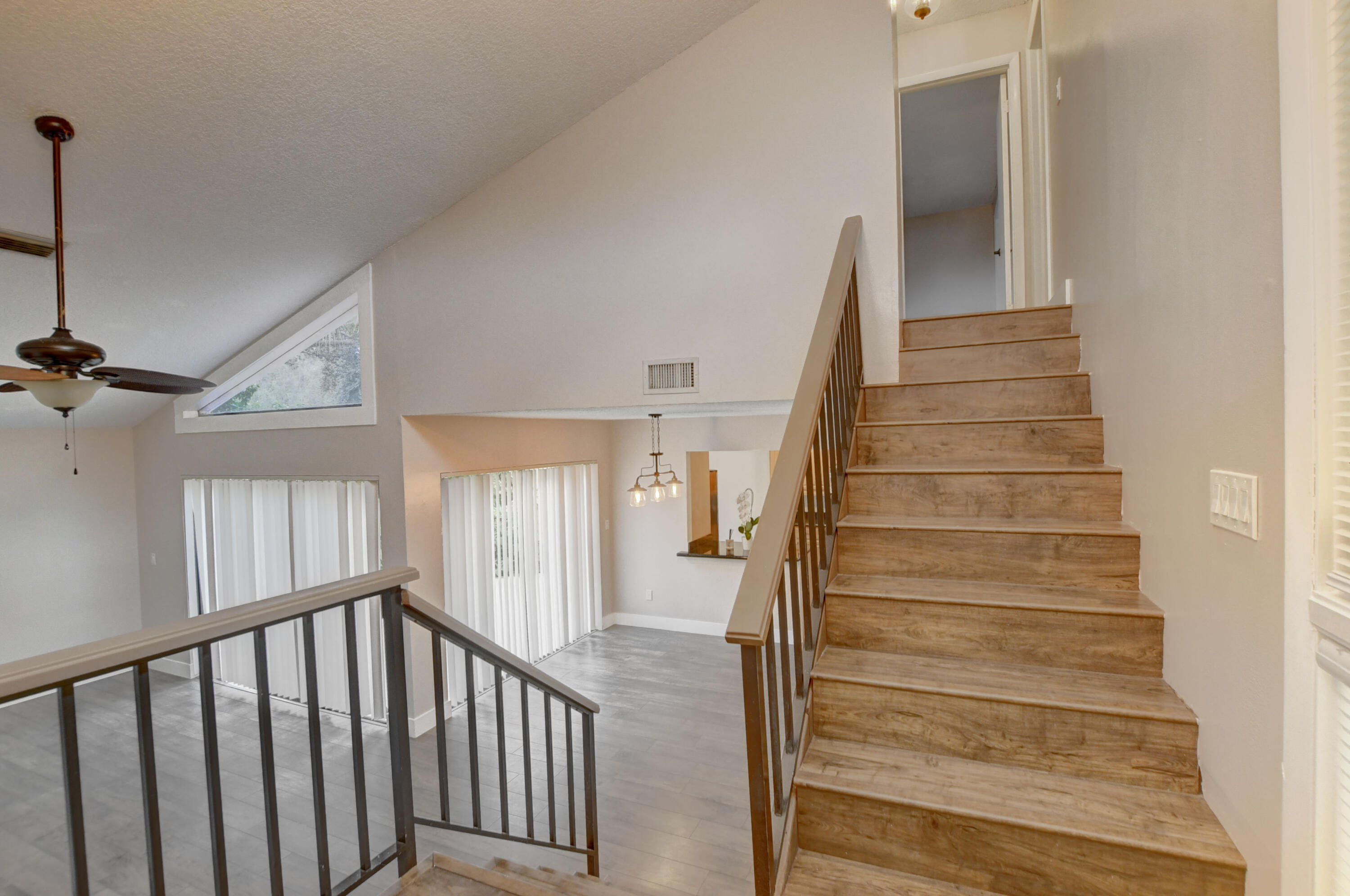6165 Belleza Lane Property Photo 3