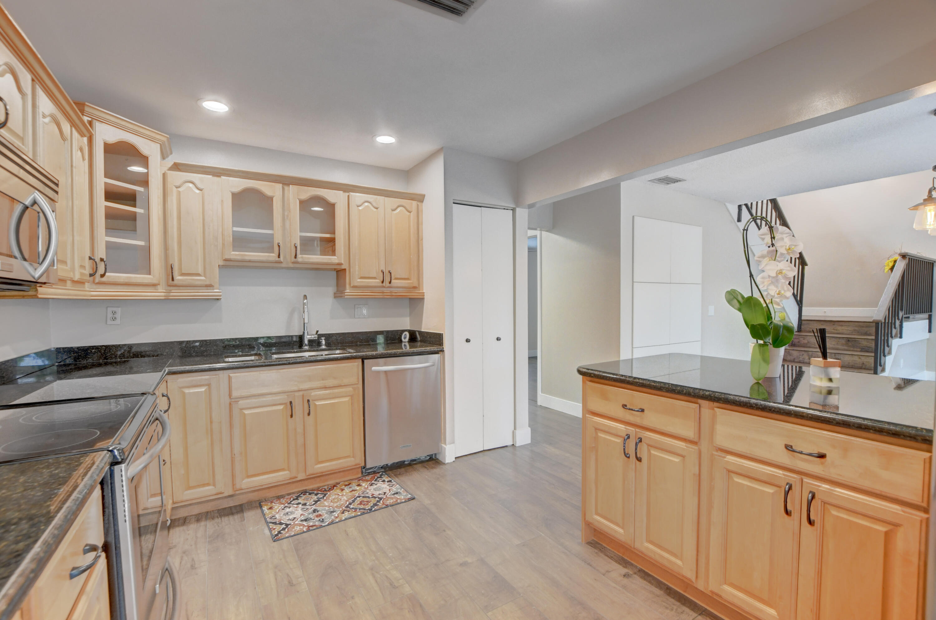 6165 Belleza Lane Property Photo 11