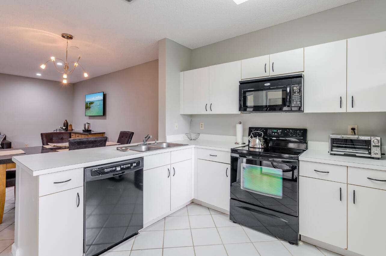 6666 Montego Bay Boulevard E Property Photo 8