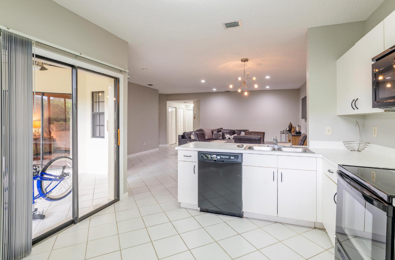 6666 Montego Bay Boulevard E Property Photo 9