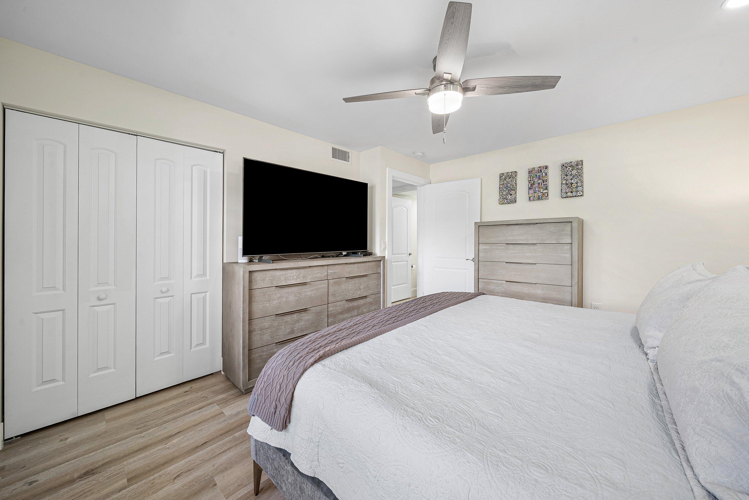 17 Southport Lane E Property Photo 23