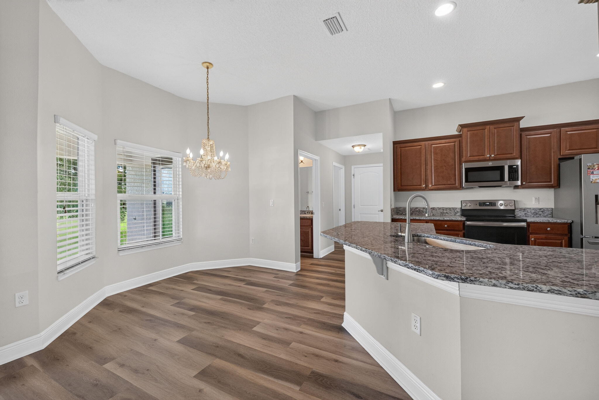 5852 Nw Ethel Court Property Photo 8