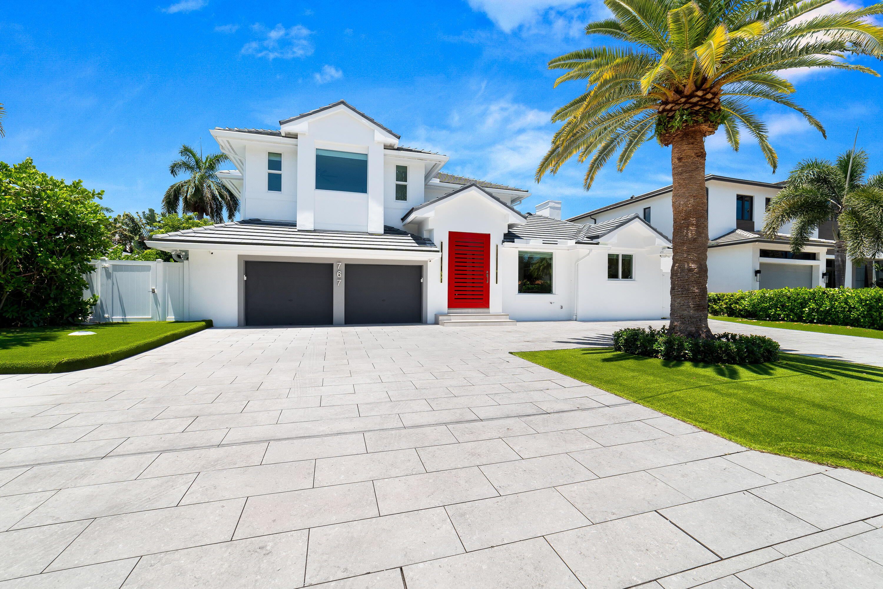767 NE HARBOUR Drive