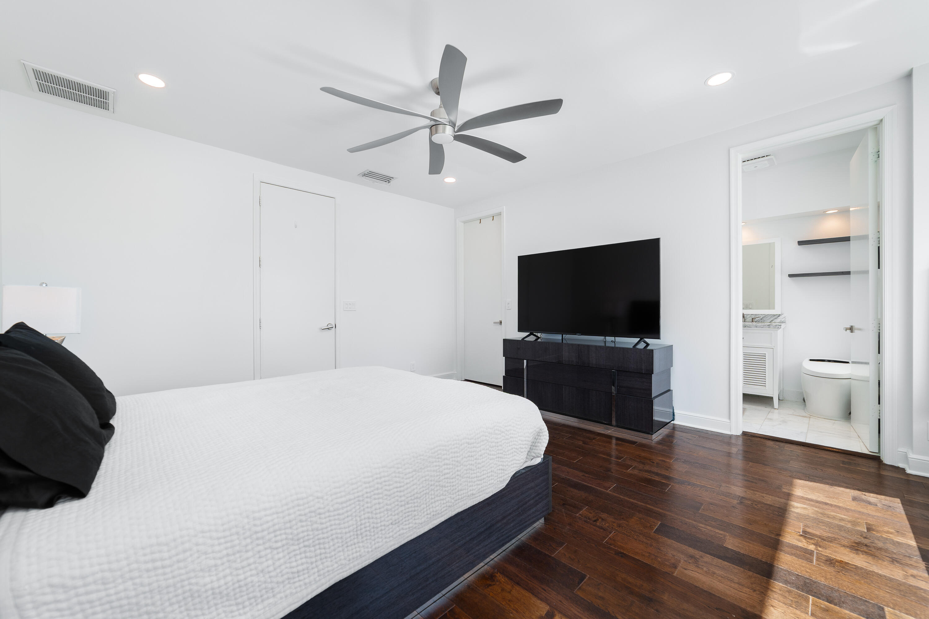 767 Ne Harbour Drive Property Photo 33