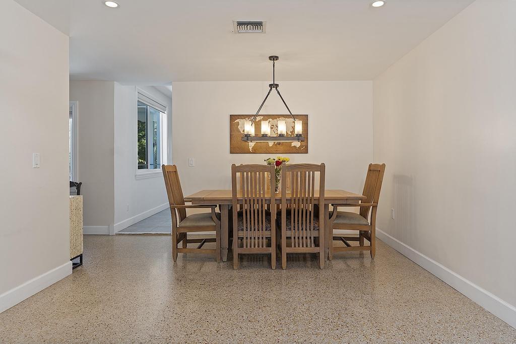1106 N Lakeside Drive Property Photo 6