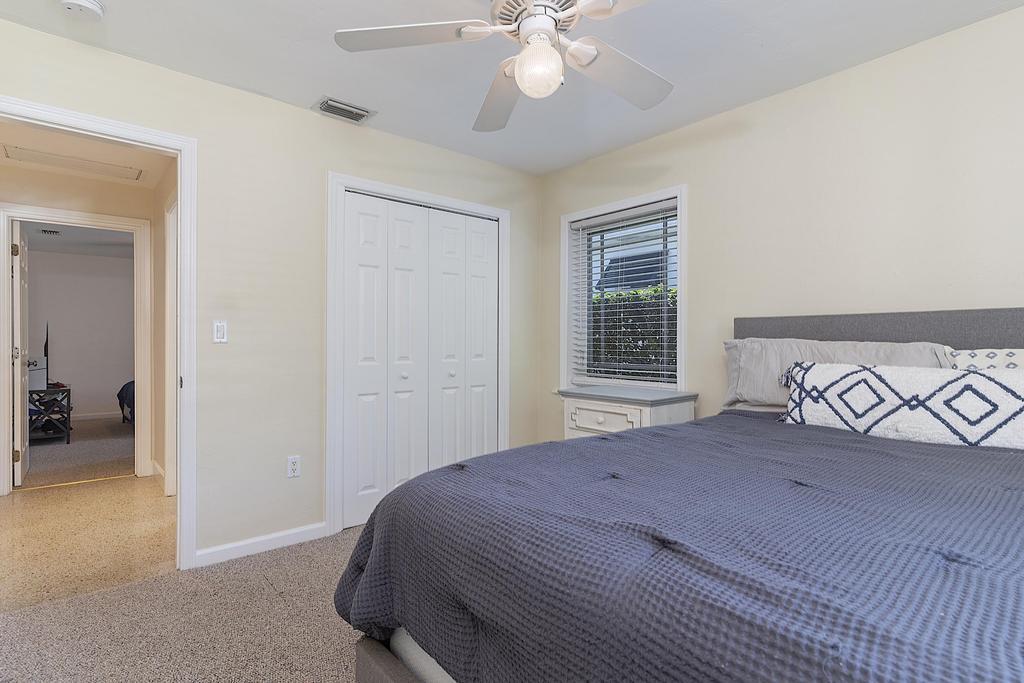 1106 N Lakeside Drive Property Photo 13