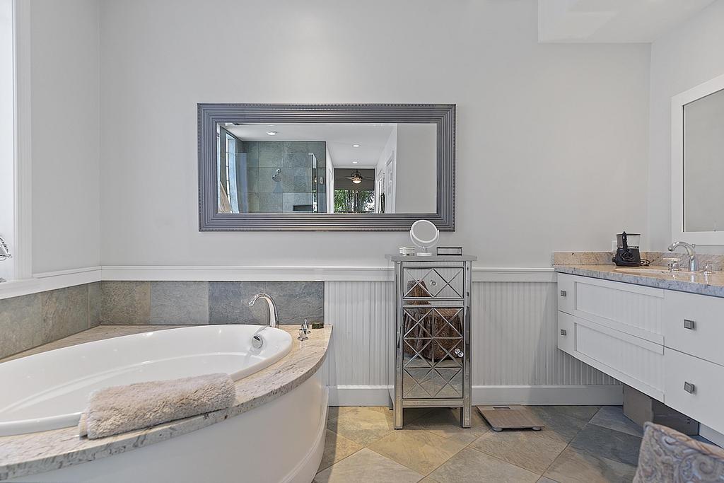 1106 N Lakeside Drive Property Photo 32