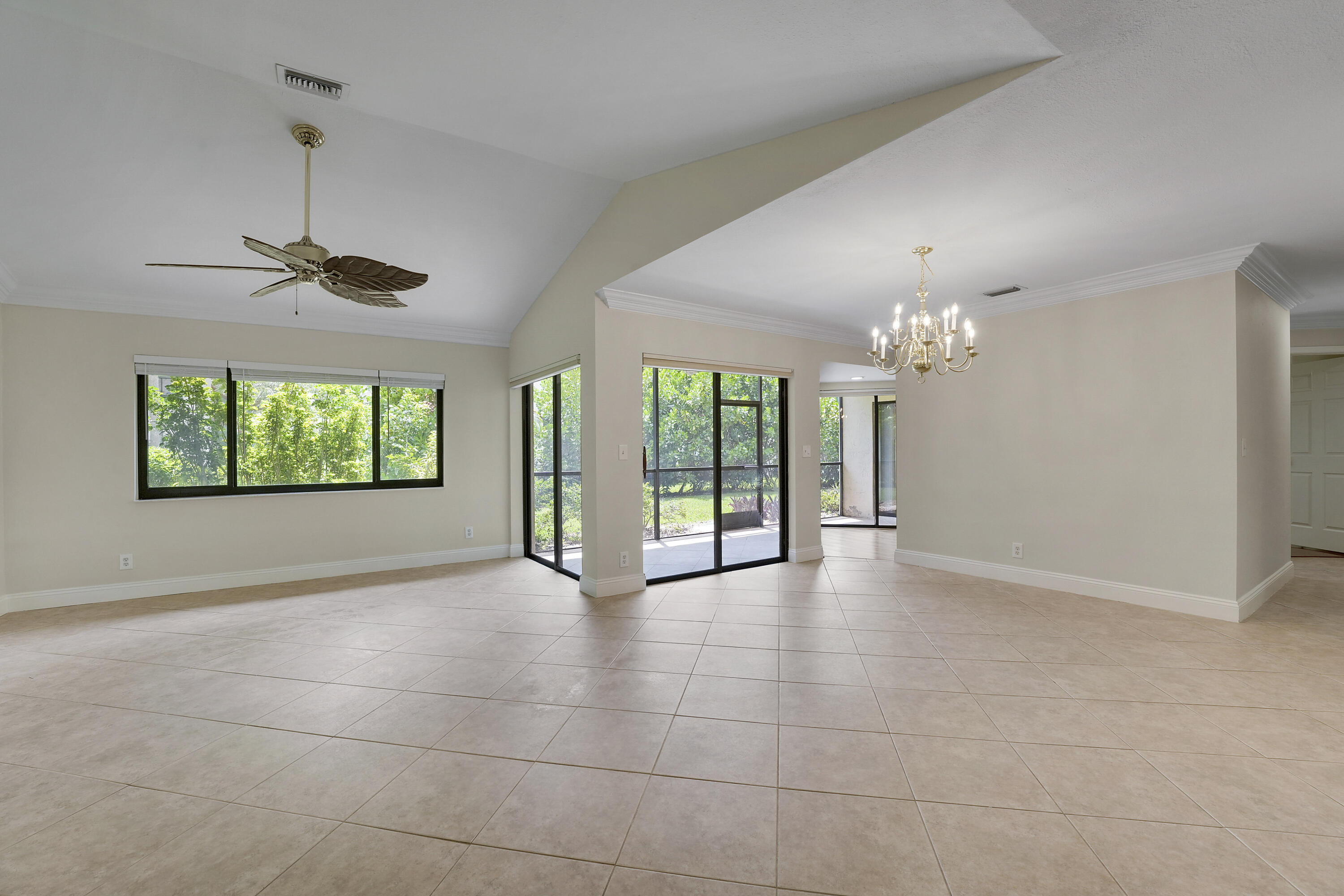 13 Lexington Lane E A Property Photo 1