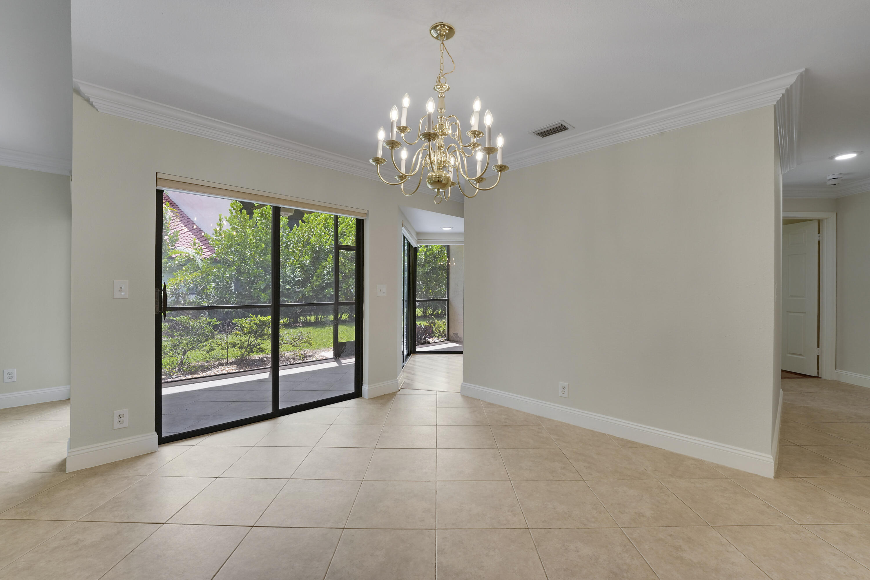 13 Lexington Lane E A Property Photo 6