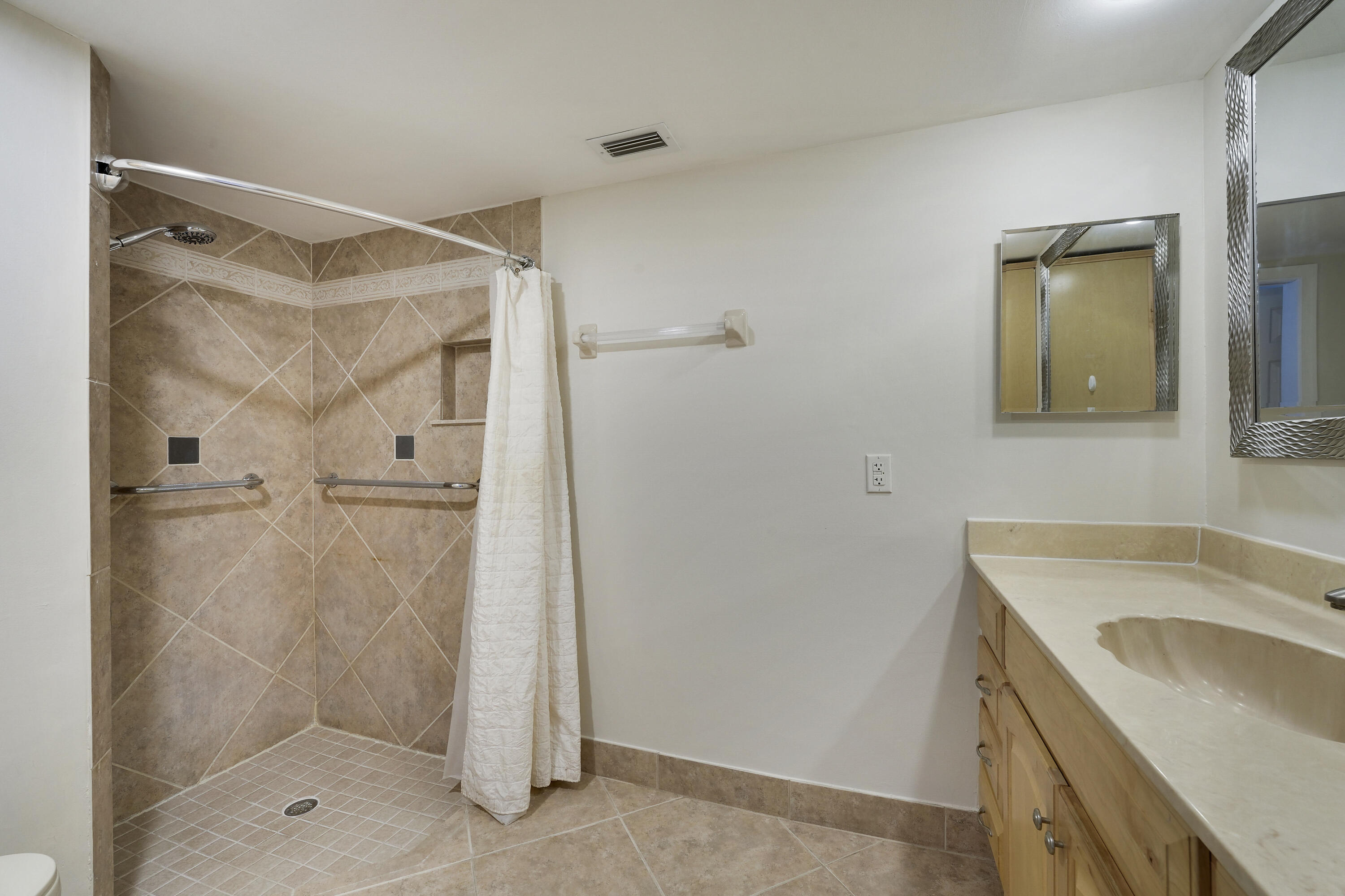 13 Lexington Lane E A Property Photo 21