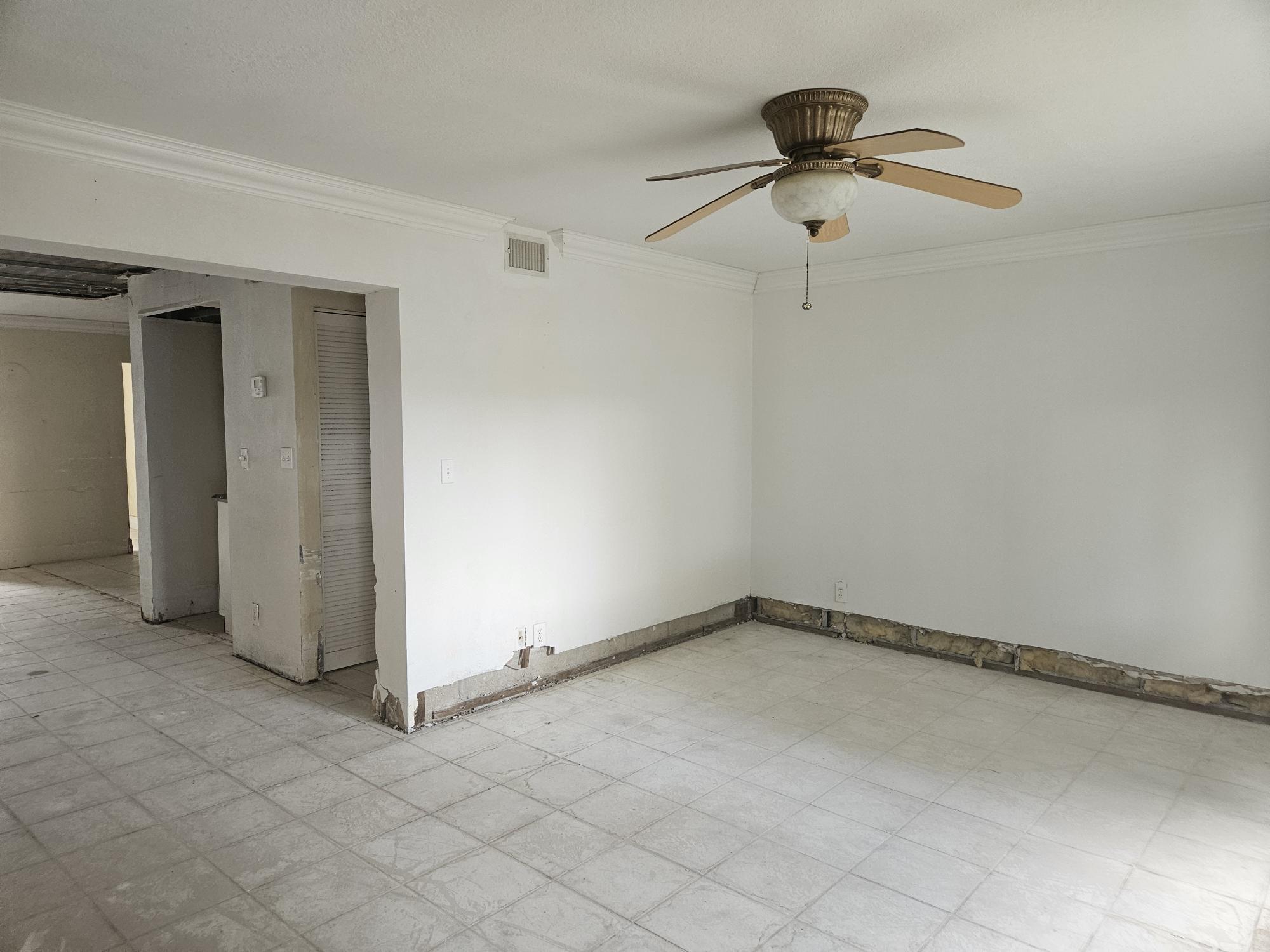 1419 Nw 80th Avenue F Property Photo 2