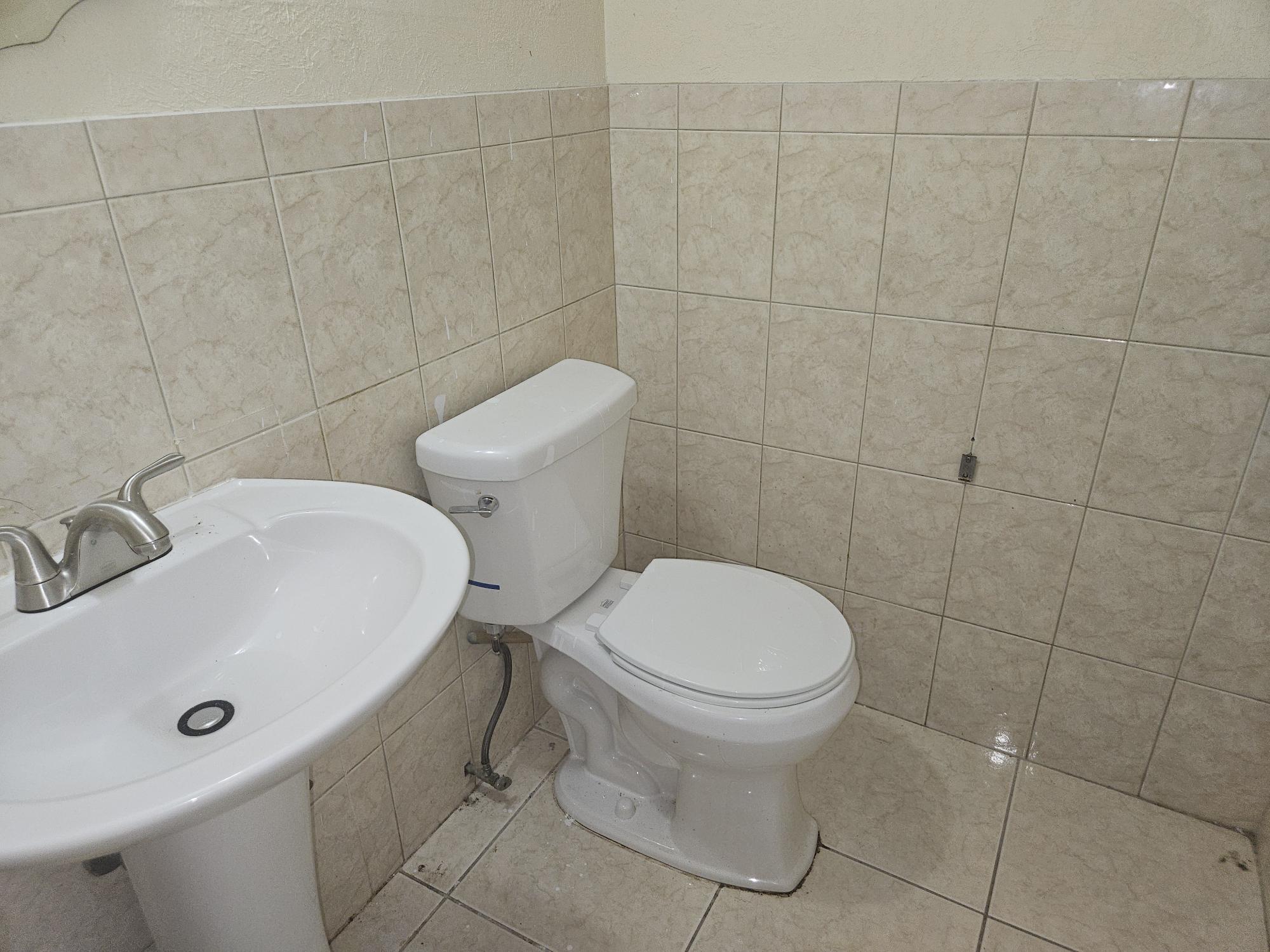 1419 Nw 80th Avenue F Property Photo 5