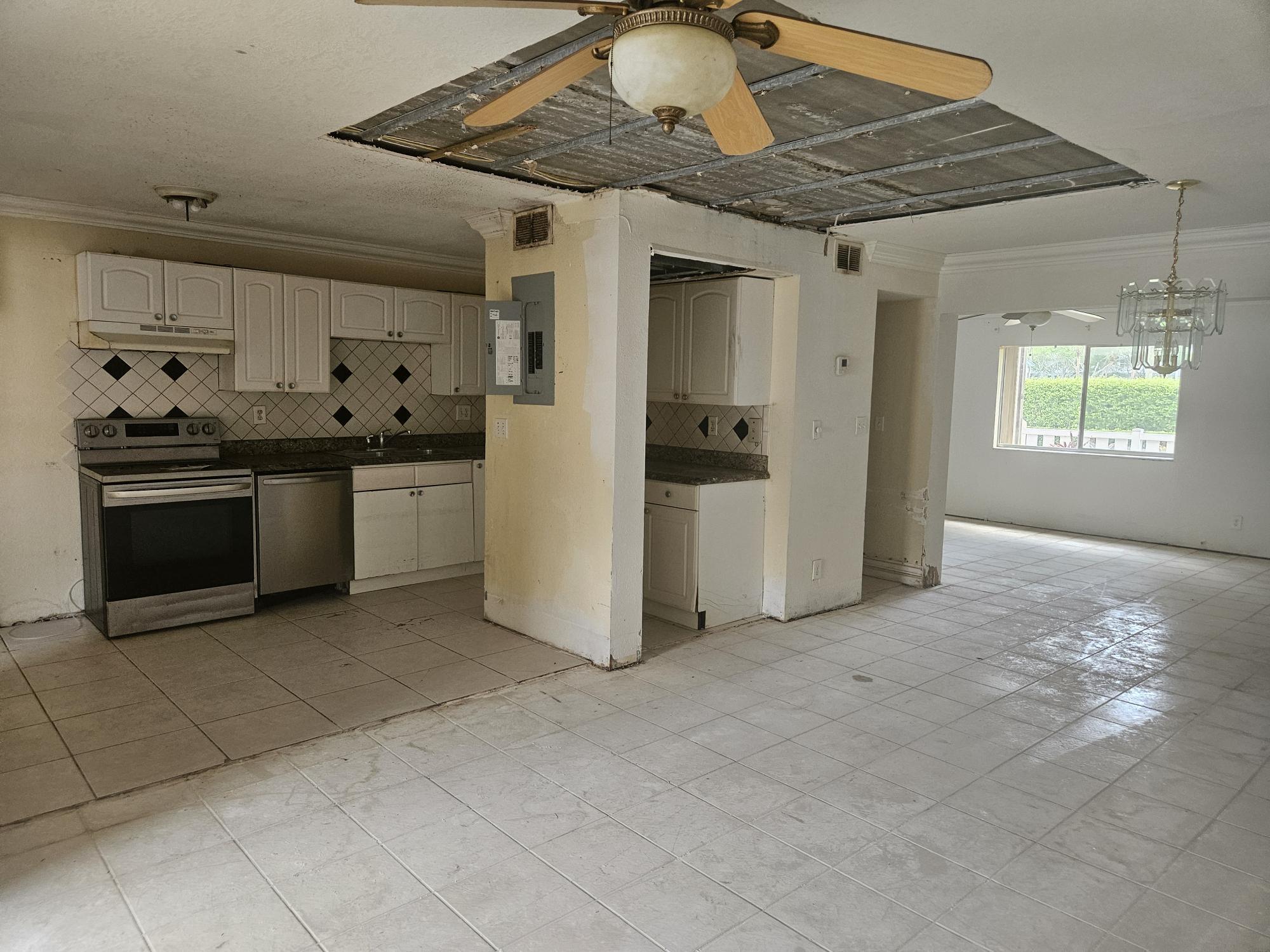 1419 Nw 80th Avenue F Property Photo 6