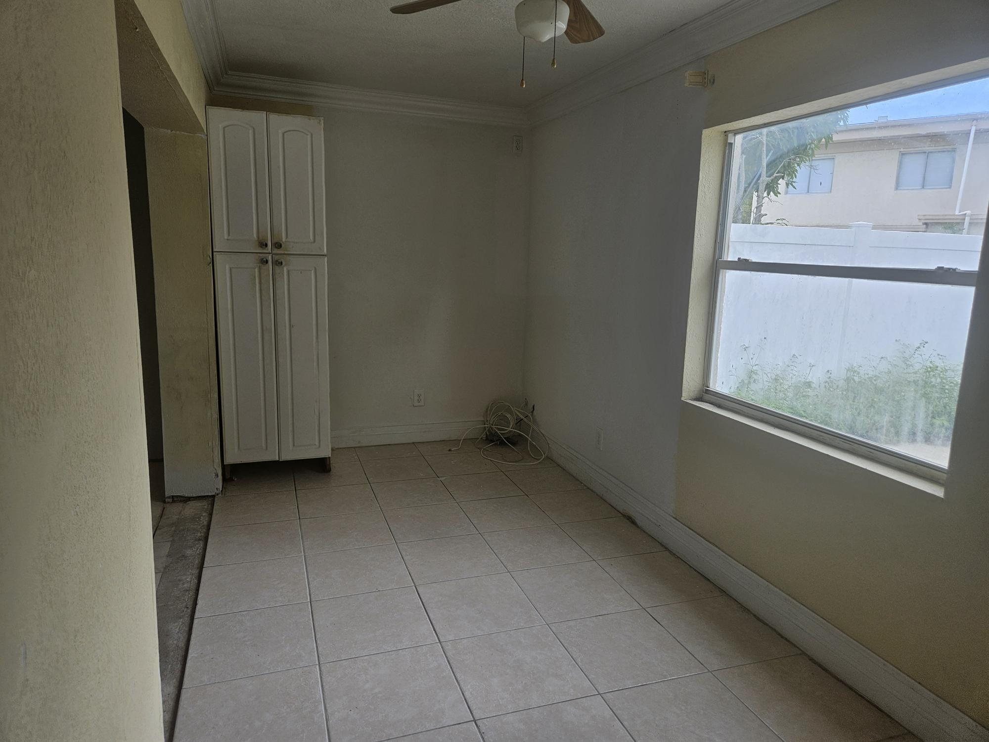 1419 Nw 80th Avenue F Property Photo 8
