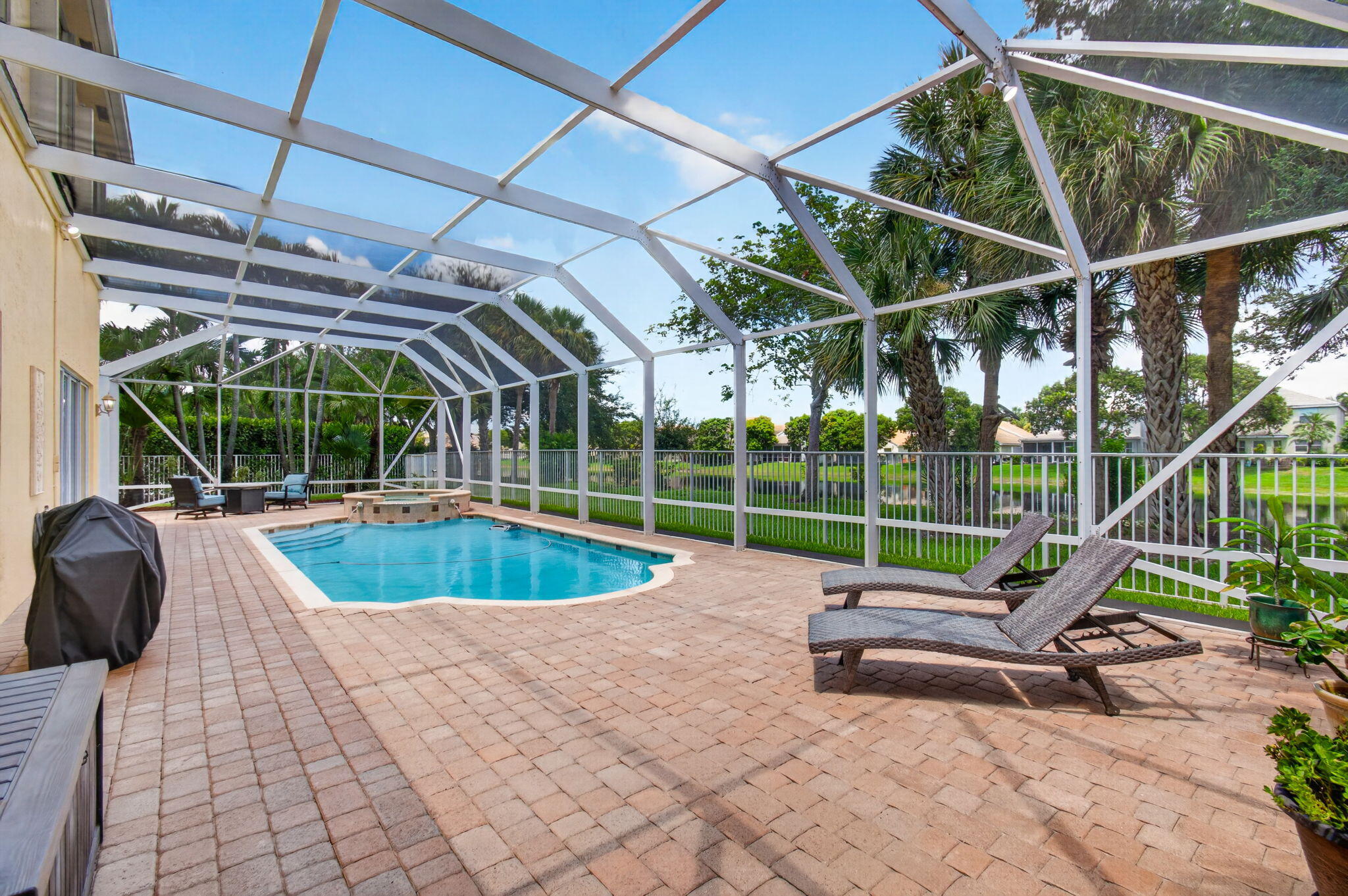 1183 Canyon Way Property Photo 4