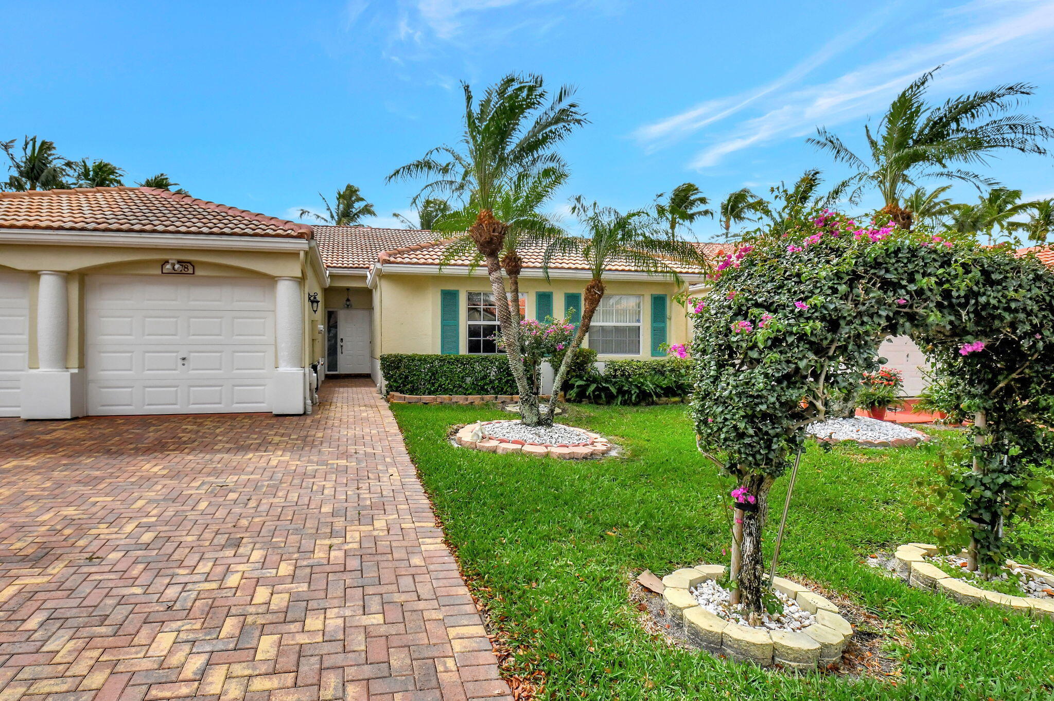 6078 Lake Hibiscus Drive Property Photo 1