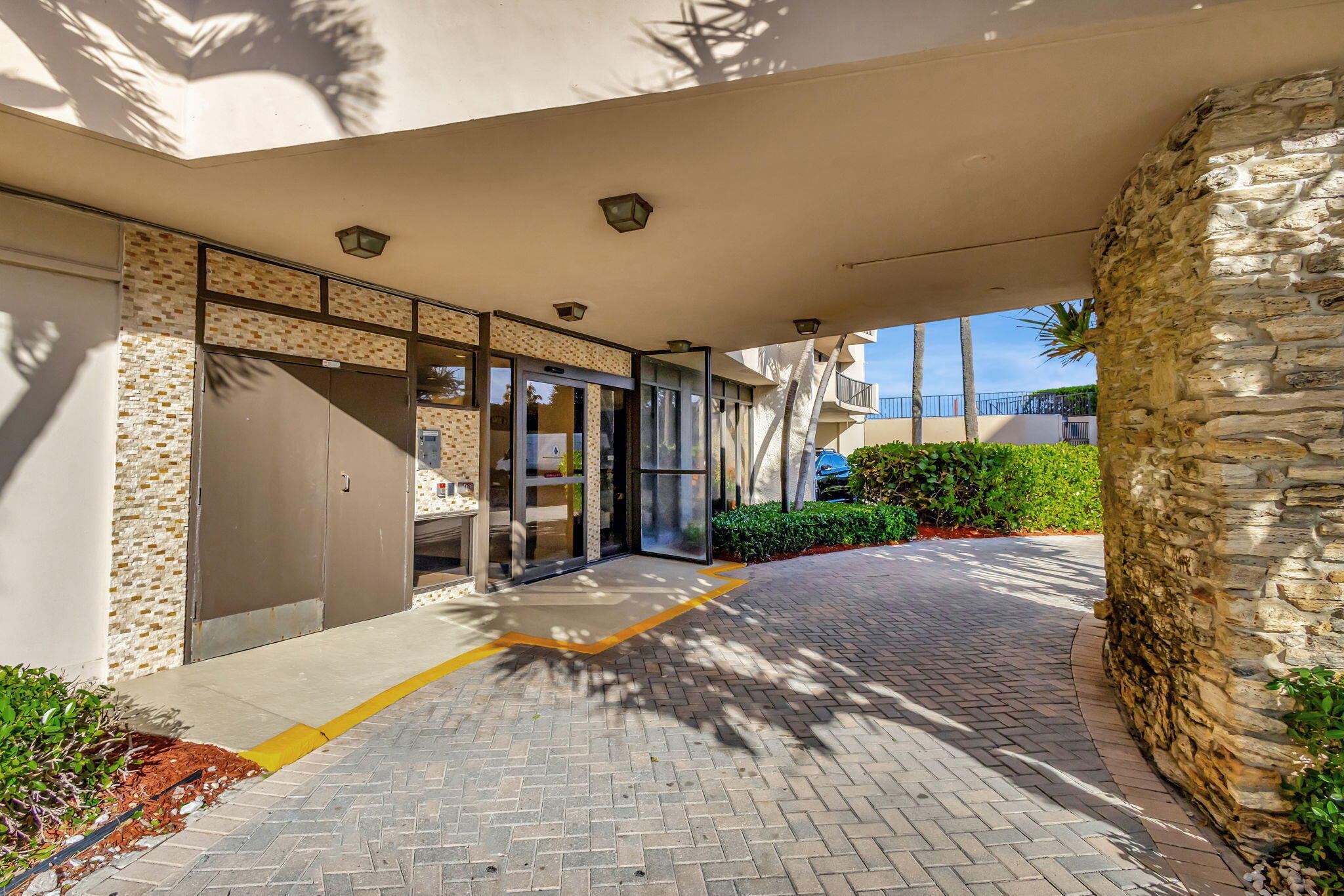 4200 N Ocean Drive 1-406 Property Photo 20
