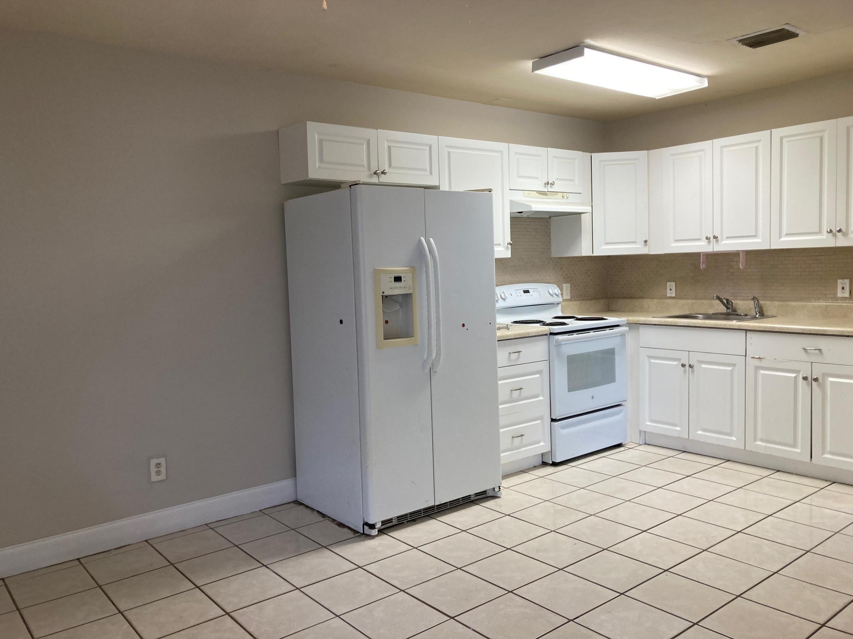 6124 LINCOLN Street N Property Photo 1