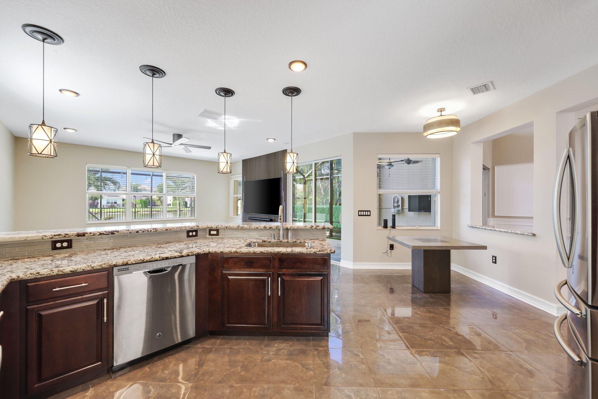 8160 Cantabria Falls Drive Property Photo 15