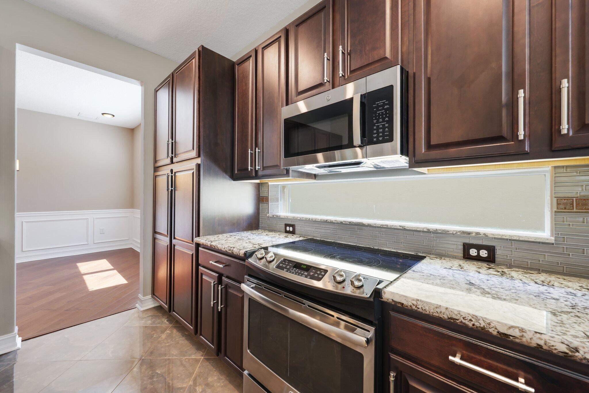 8160 Cantabria Falls Drive Property Photo 18