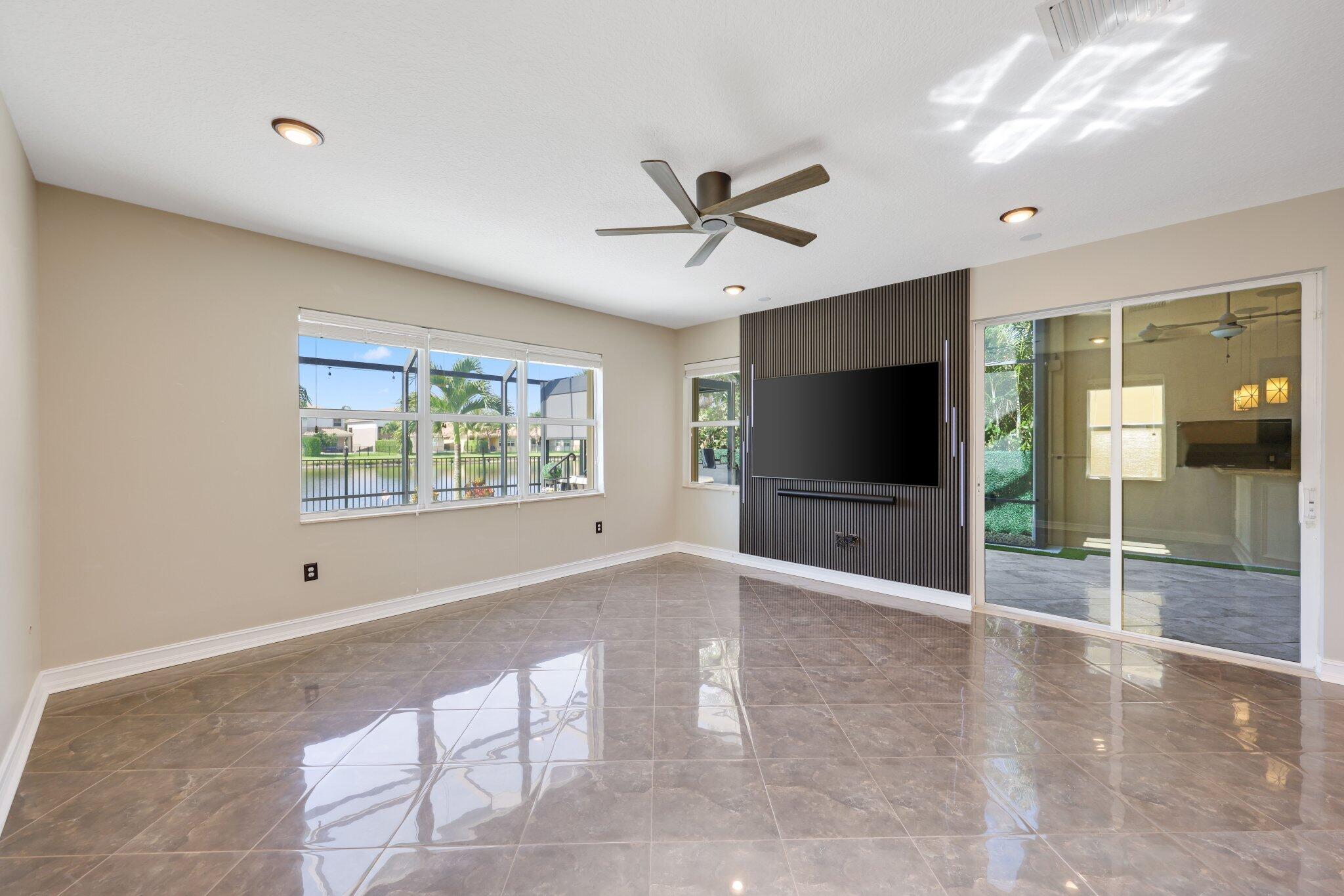 8160 Cantabria Falls Drive Property Photo 25