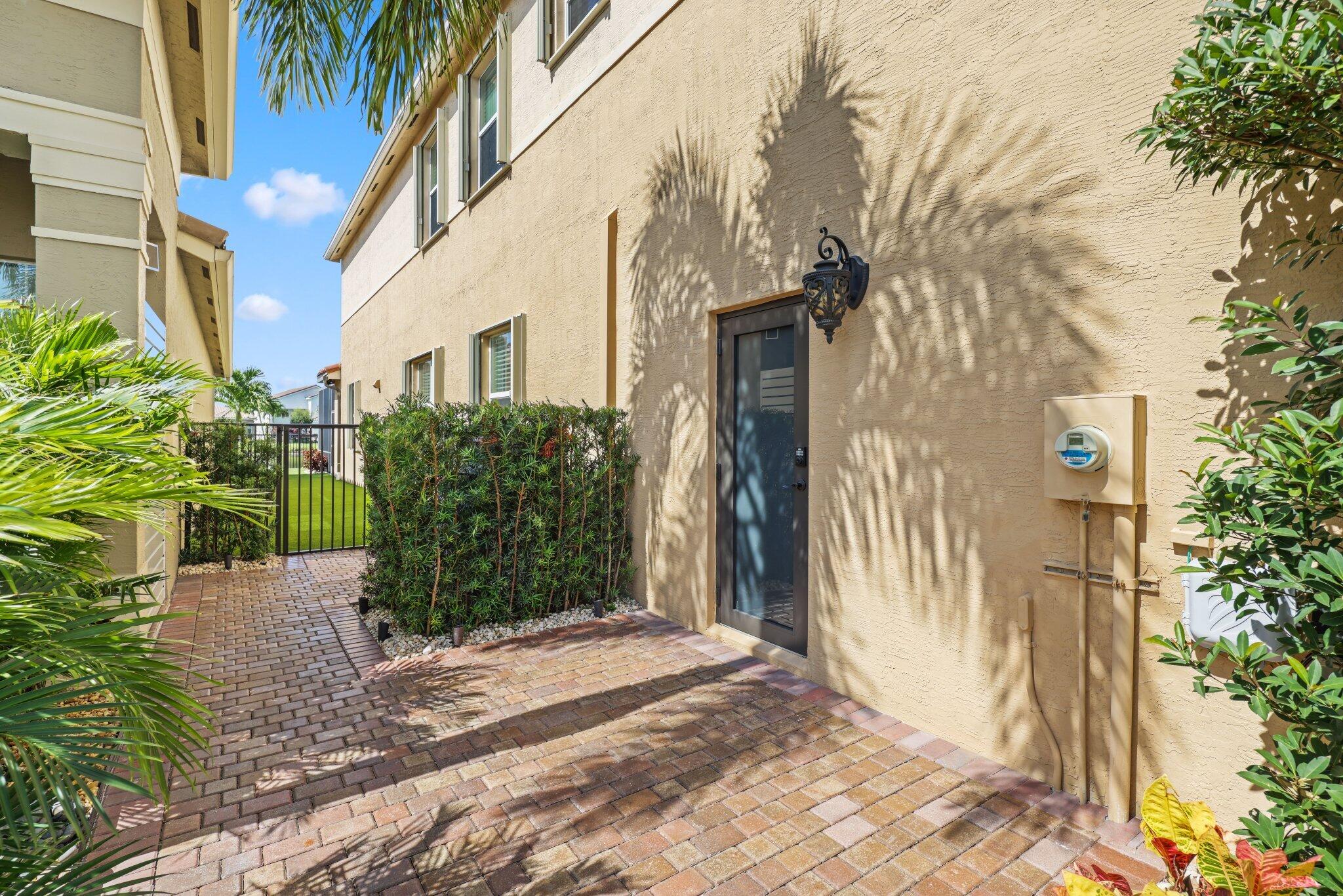 8160 Cantabria Falls Drive Property Photo 71