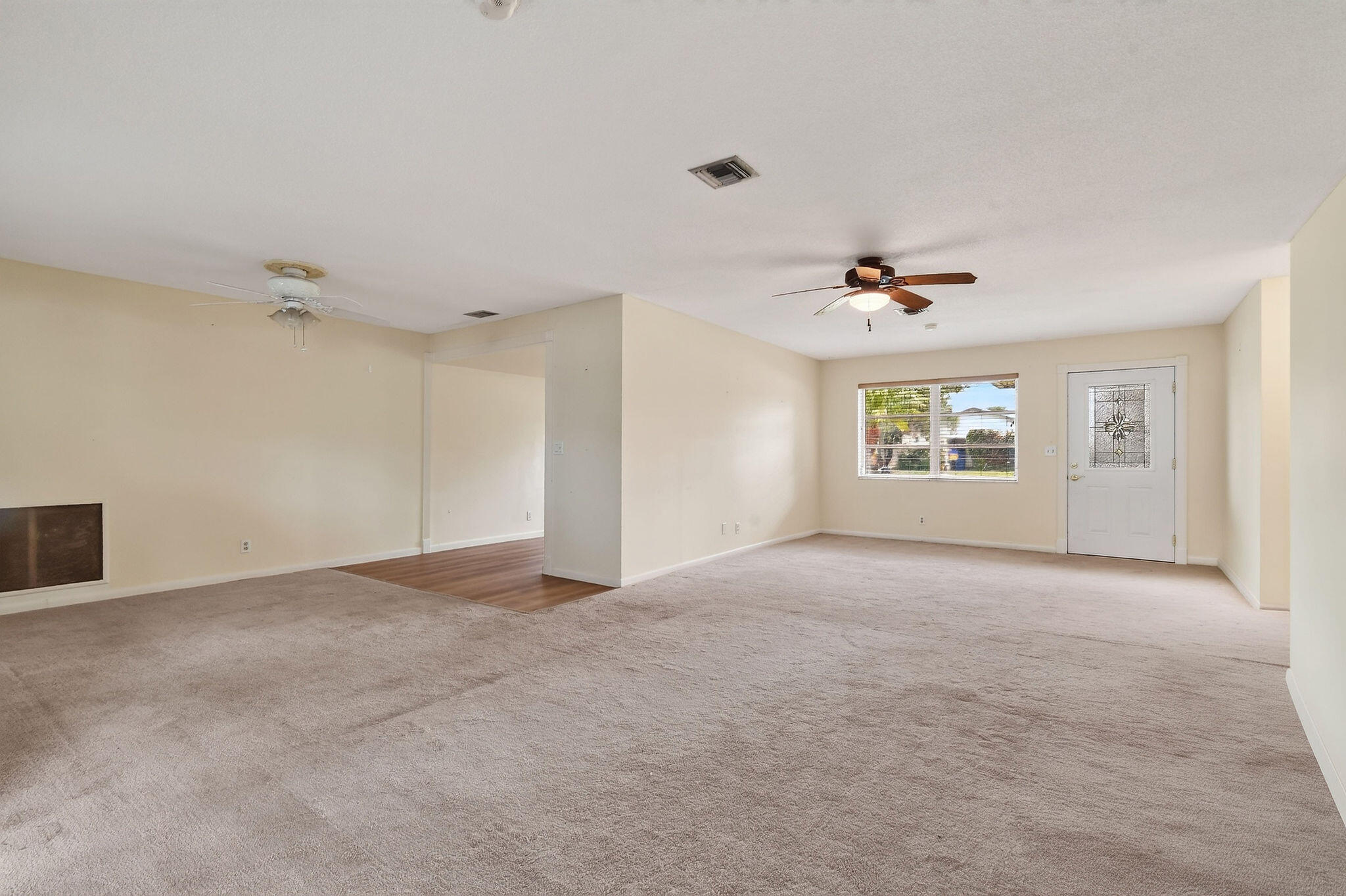 11 Windsor Road E Property Photo 6