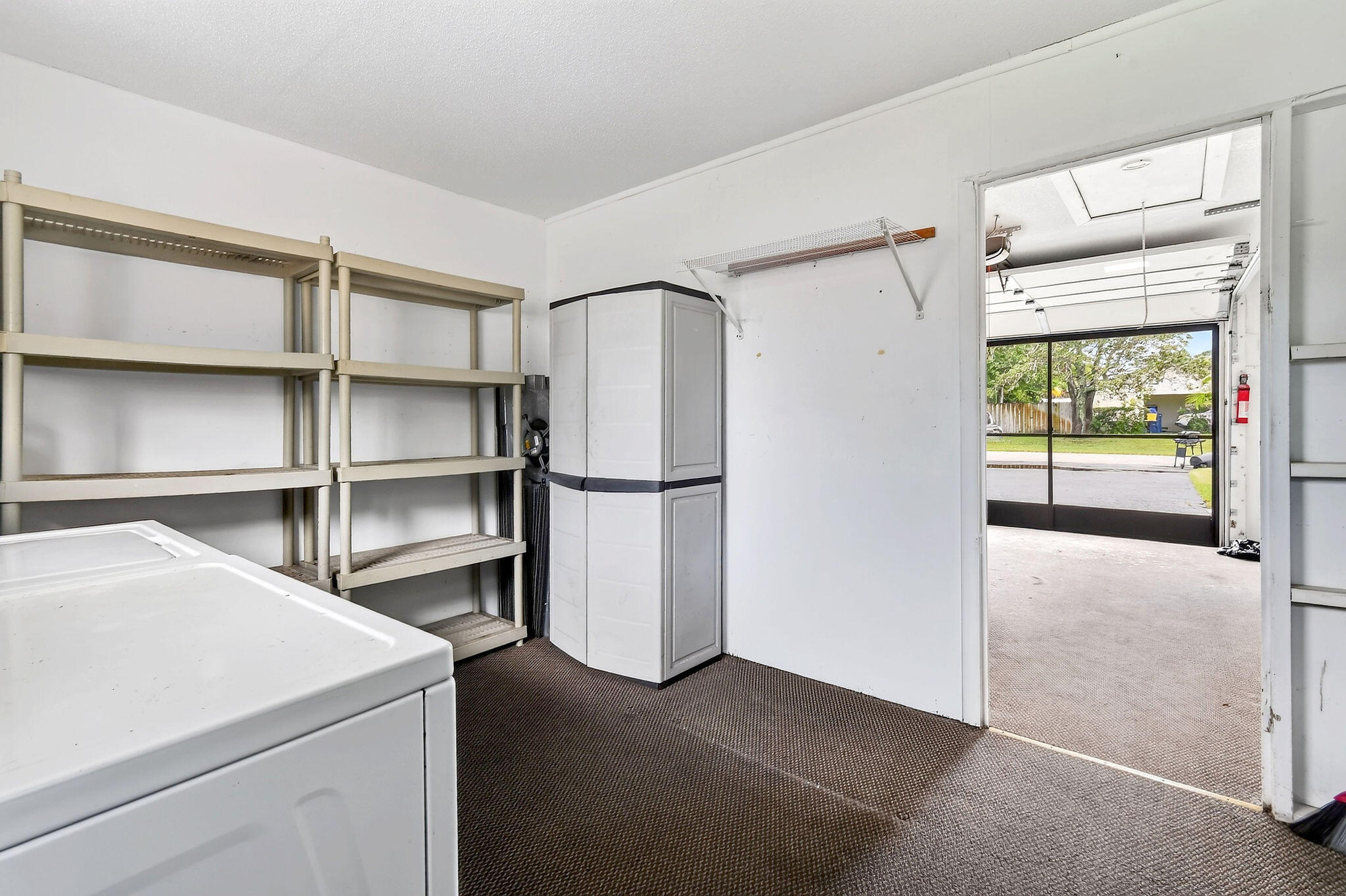 11 Windsor Road E Property Photo 25