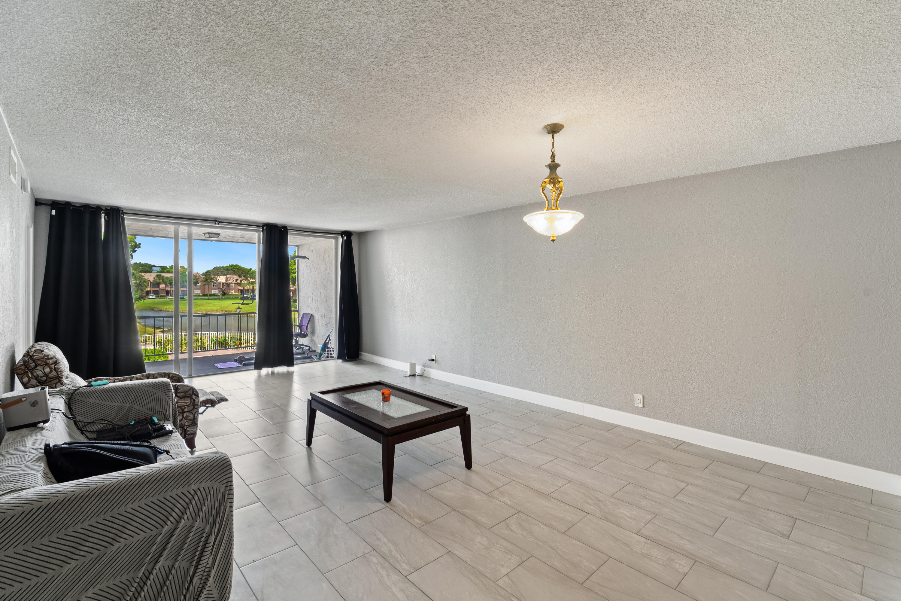 2850 Forest Hills Boulevard 211 Property Photo 6