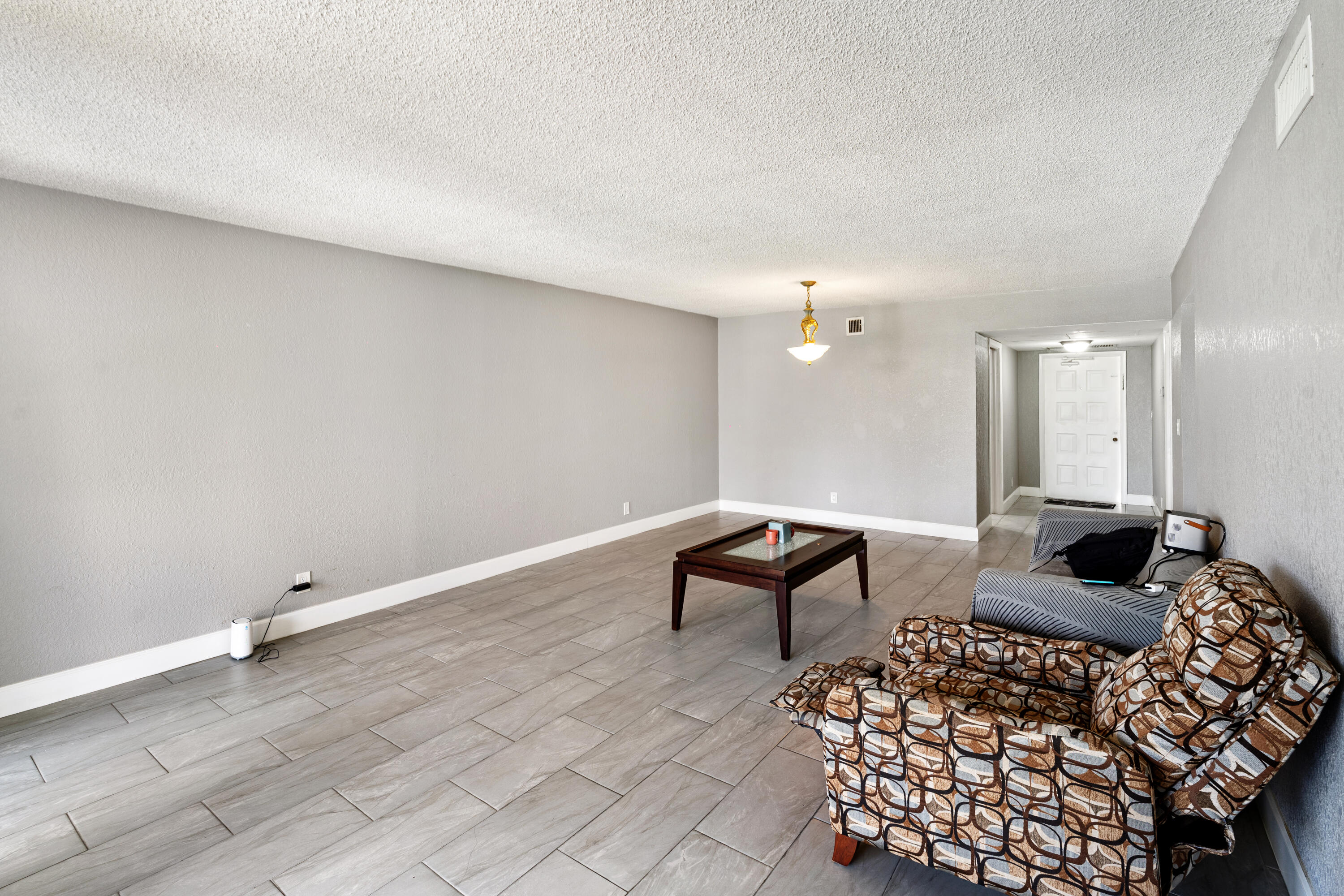 2850 Forest Hills Boulevard 211 Property Photo 8