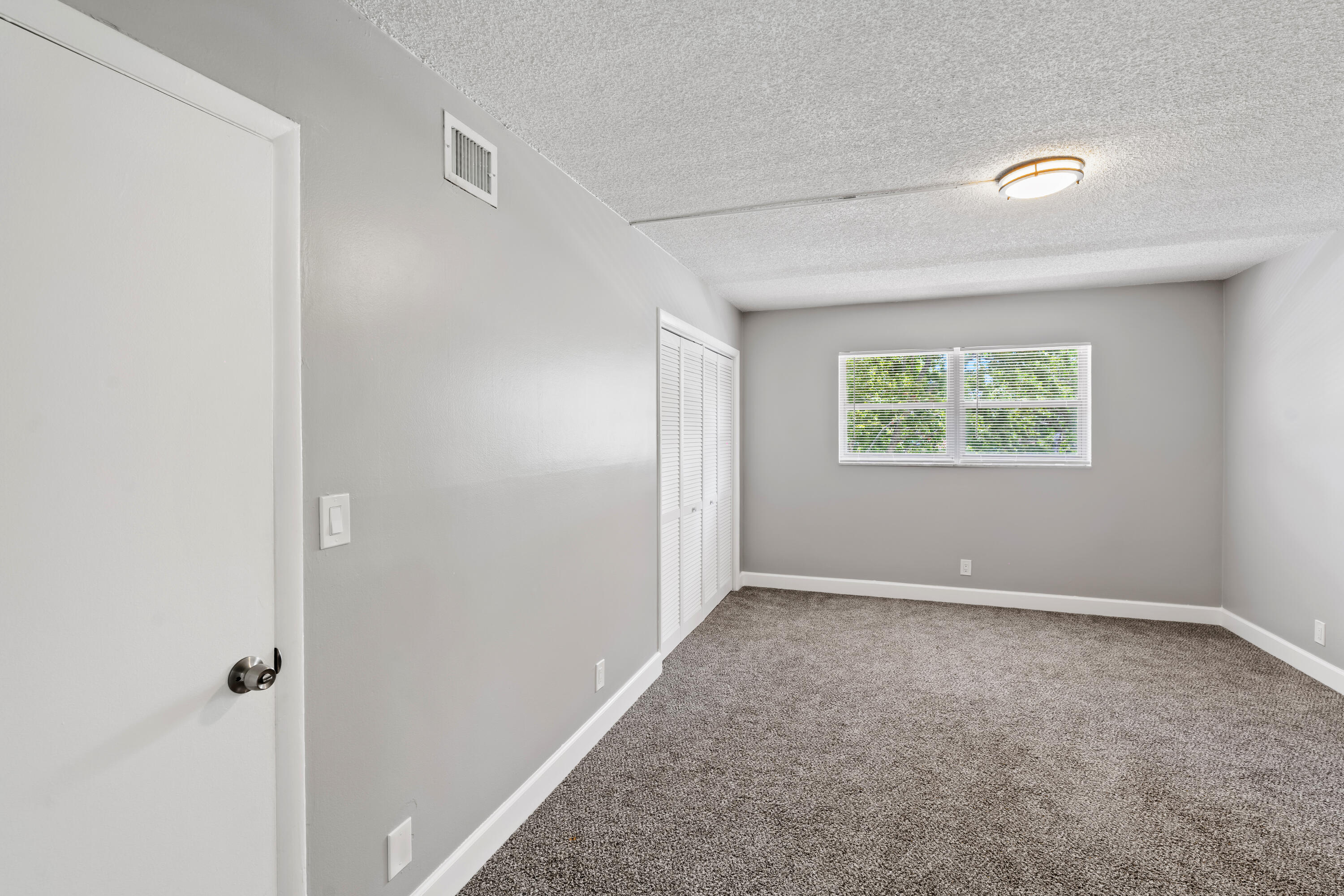 2850 Forest Hills Boulevard 211 Property Photo 13