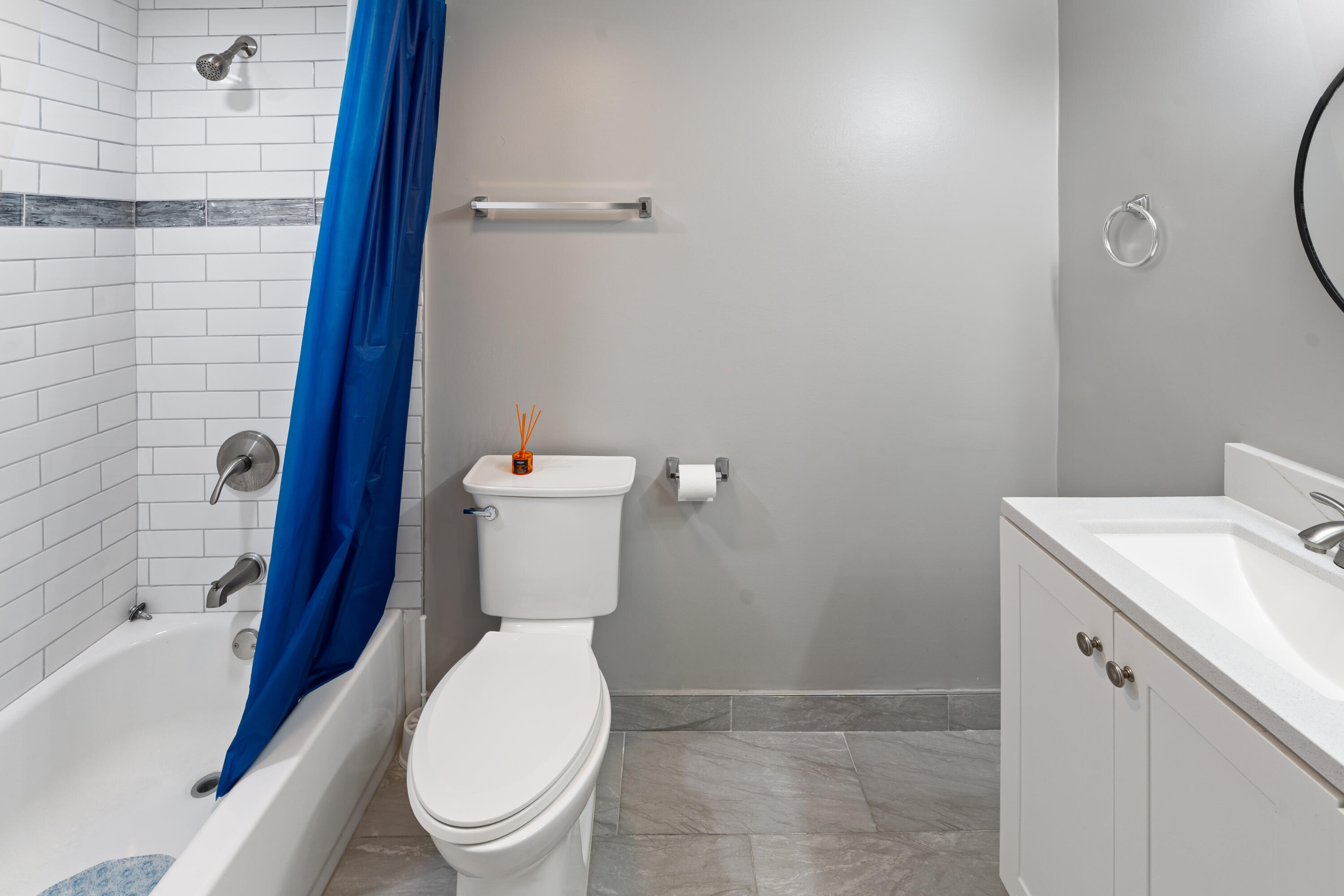 2850 Forest Hills Boulevard 211 Property Photo 16