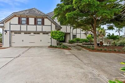 965 Pebble Lane Property Photo 2