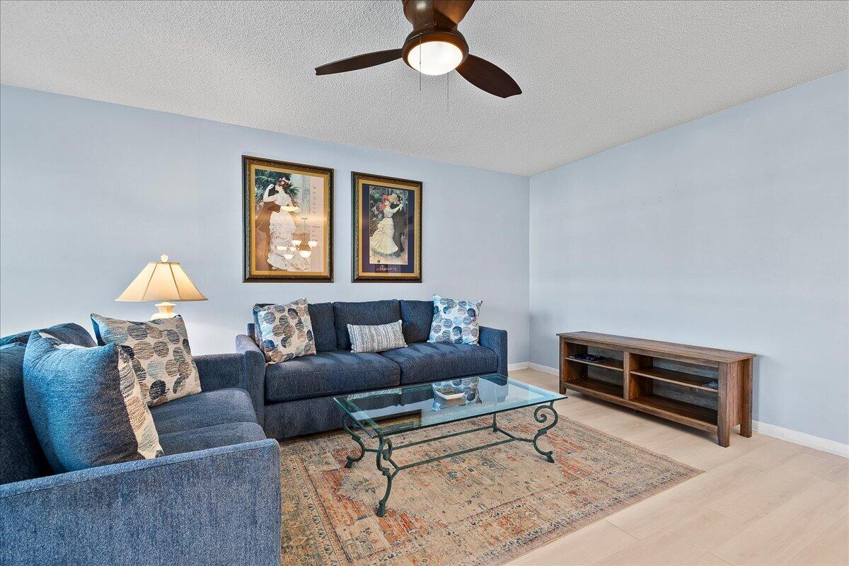 220 Country Lane B Property Photo 4