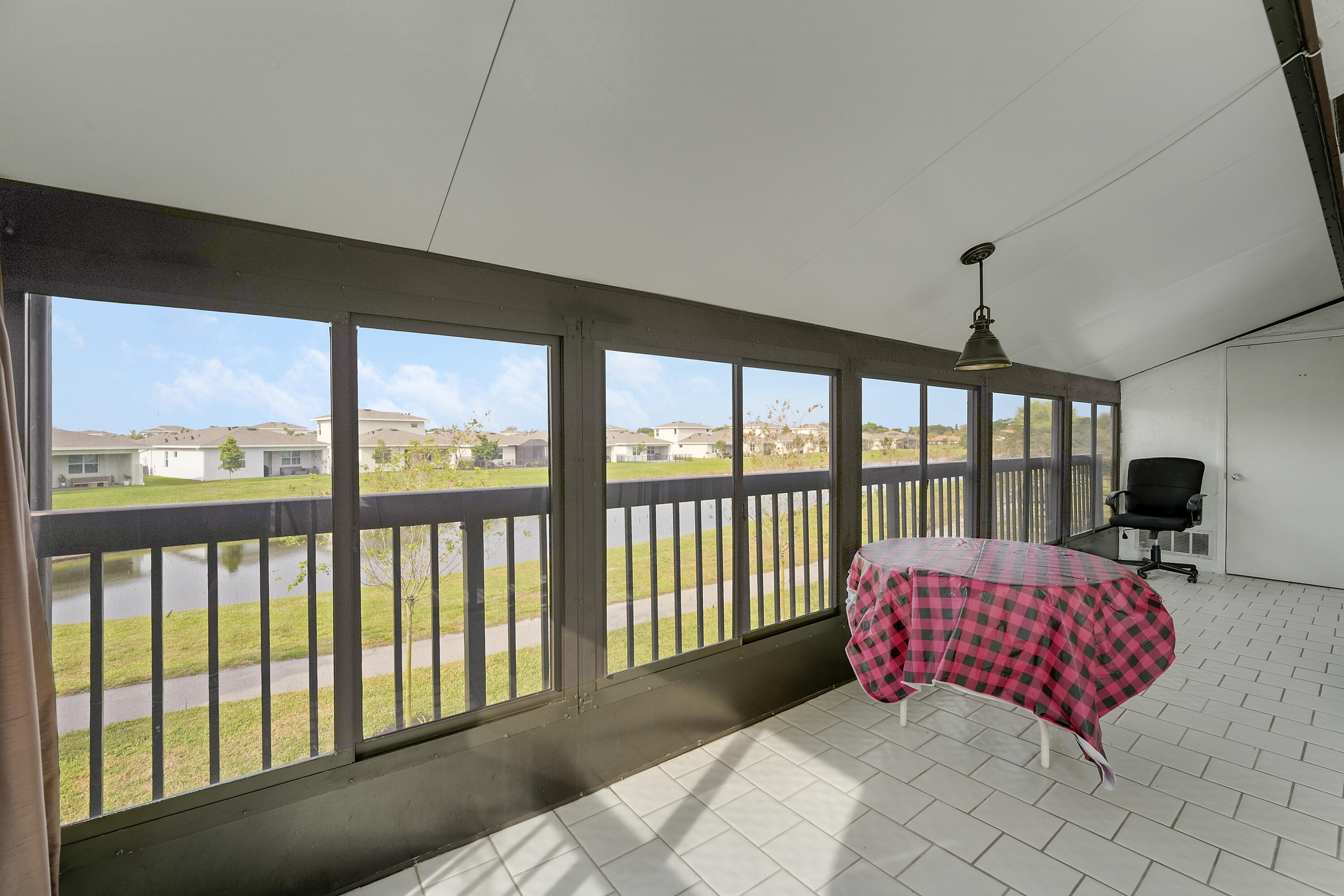 13679 Date Palm Court B Property Photo 4