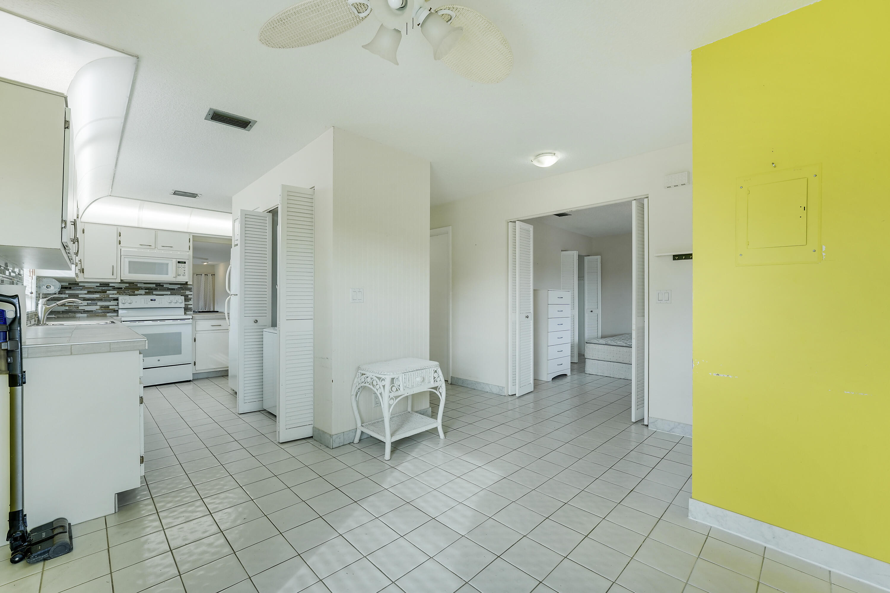 13679 Date Palm Court B Property Photo 7