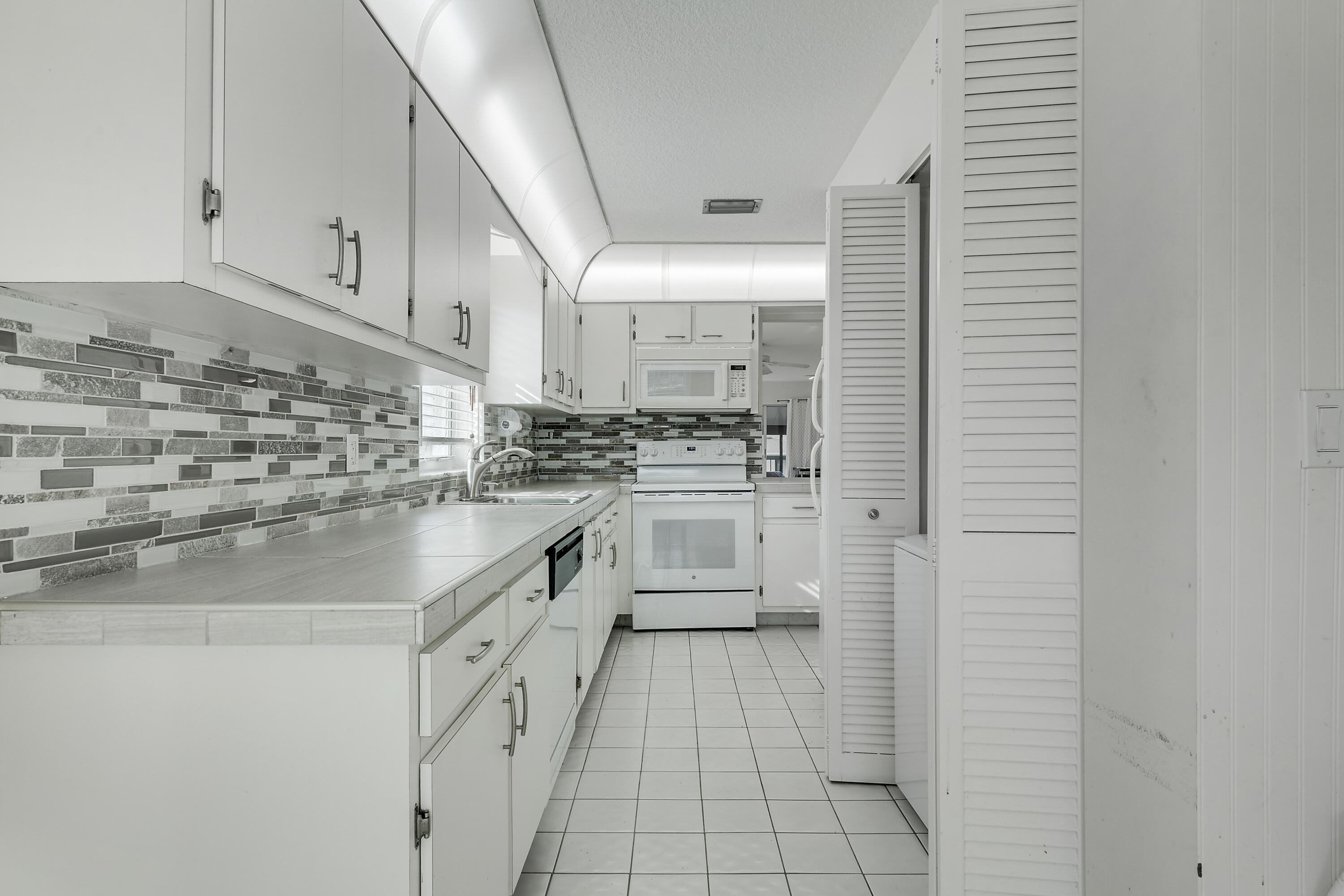 13679 Date Palm Court B Property Photo 11