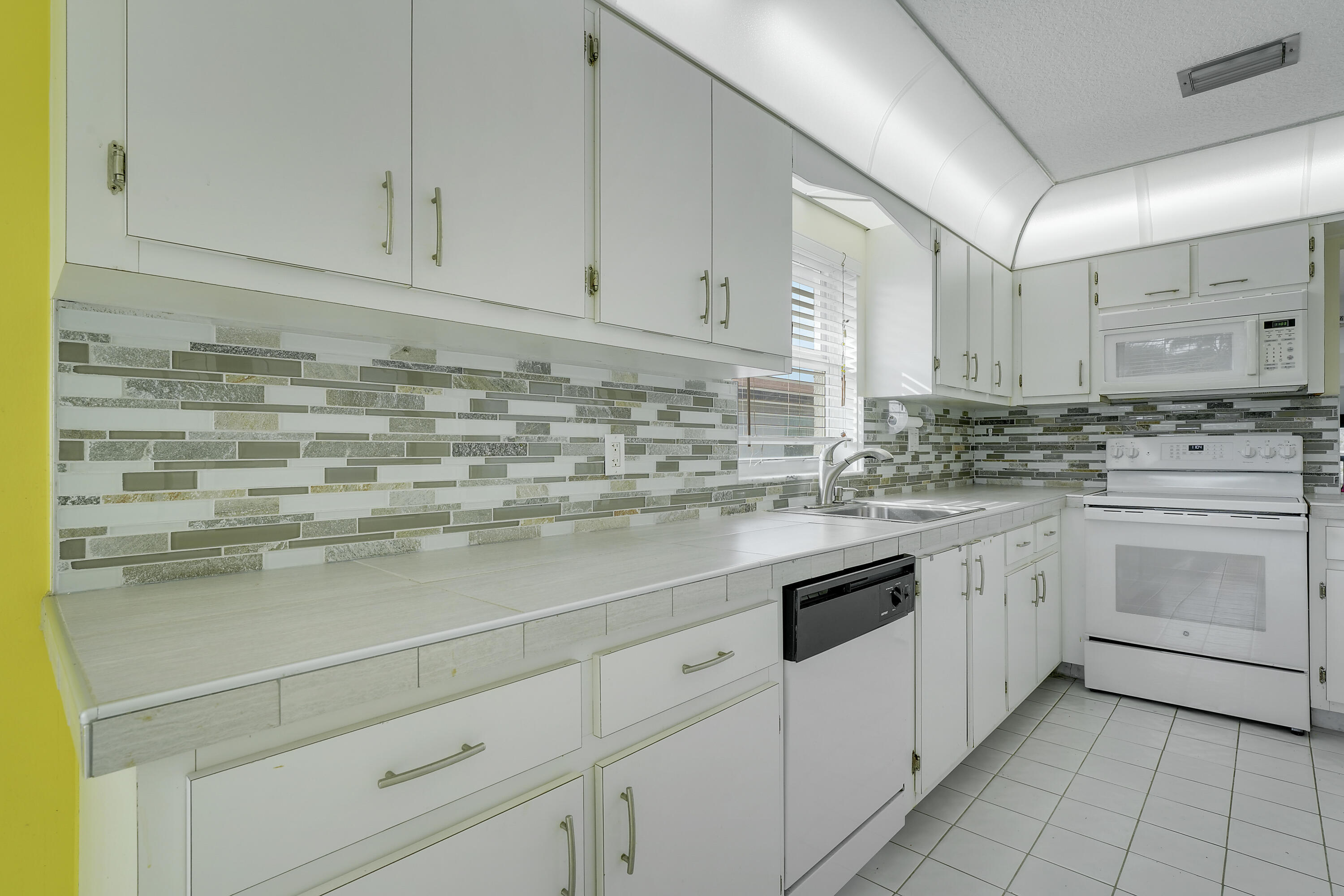 13679 Date Palm Court B Property Photo 12
