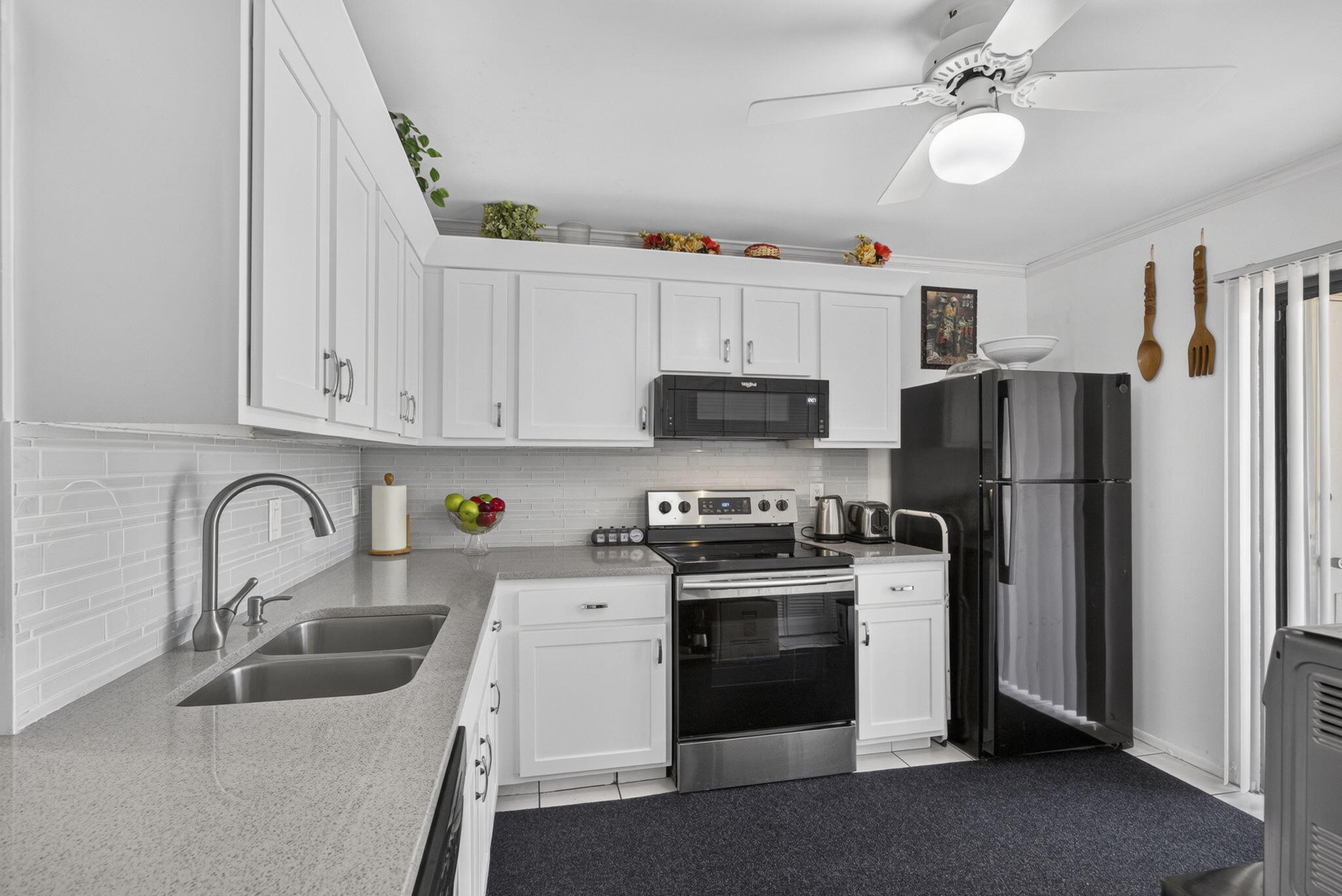 140 Karanda Court Property Photo 1
