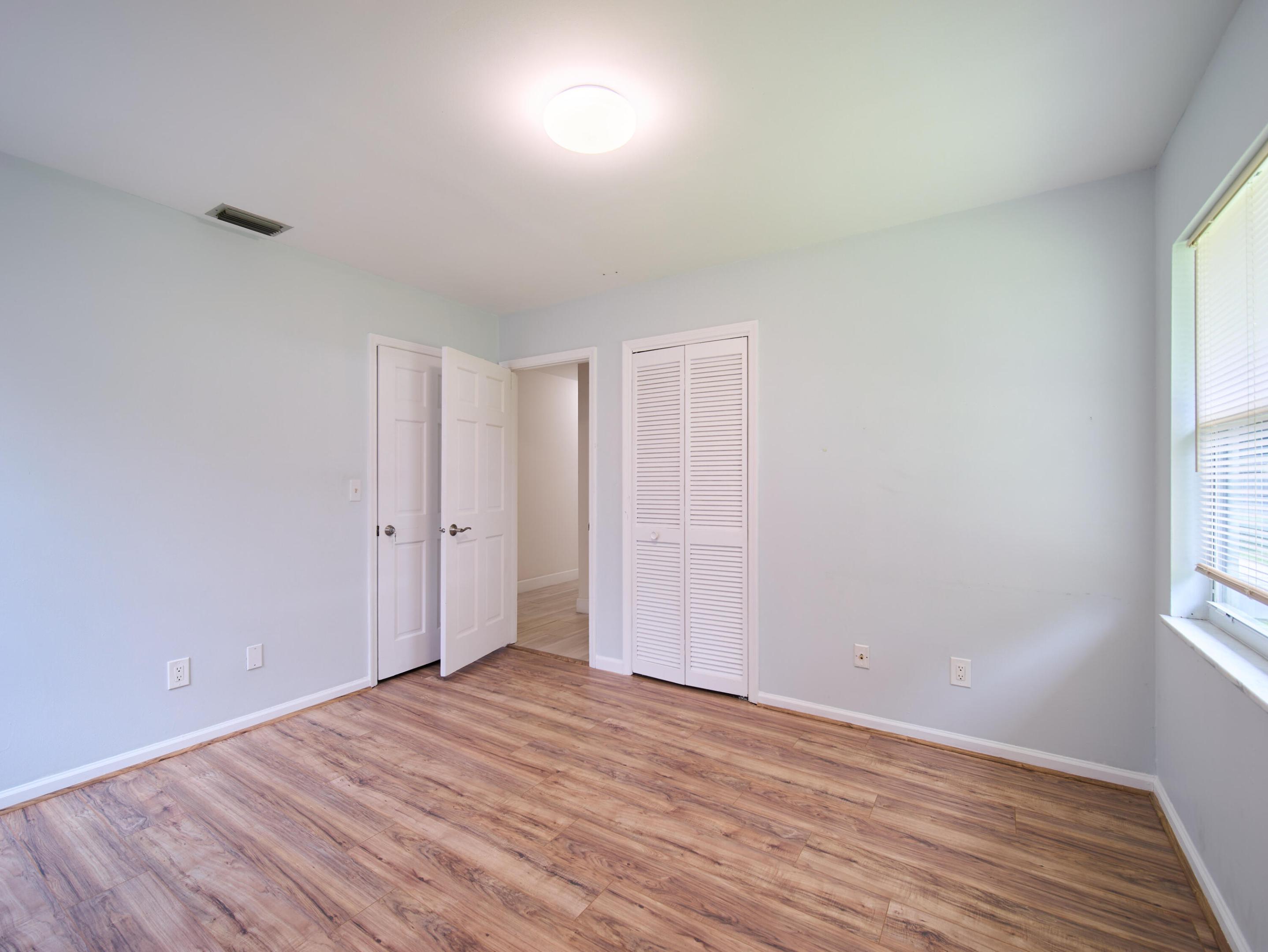 296 Se Wentworth Drive Property Photo 25