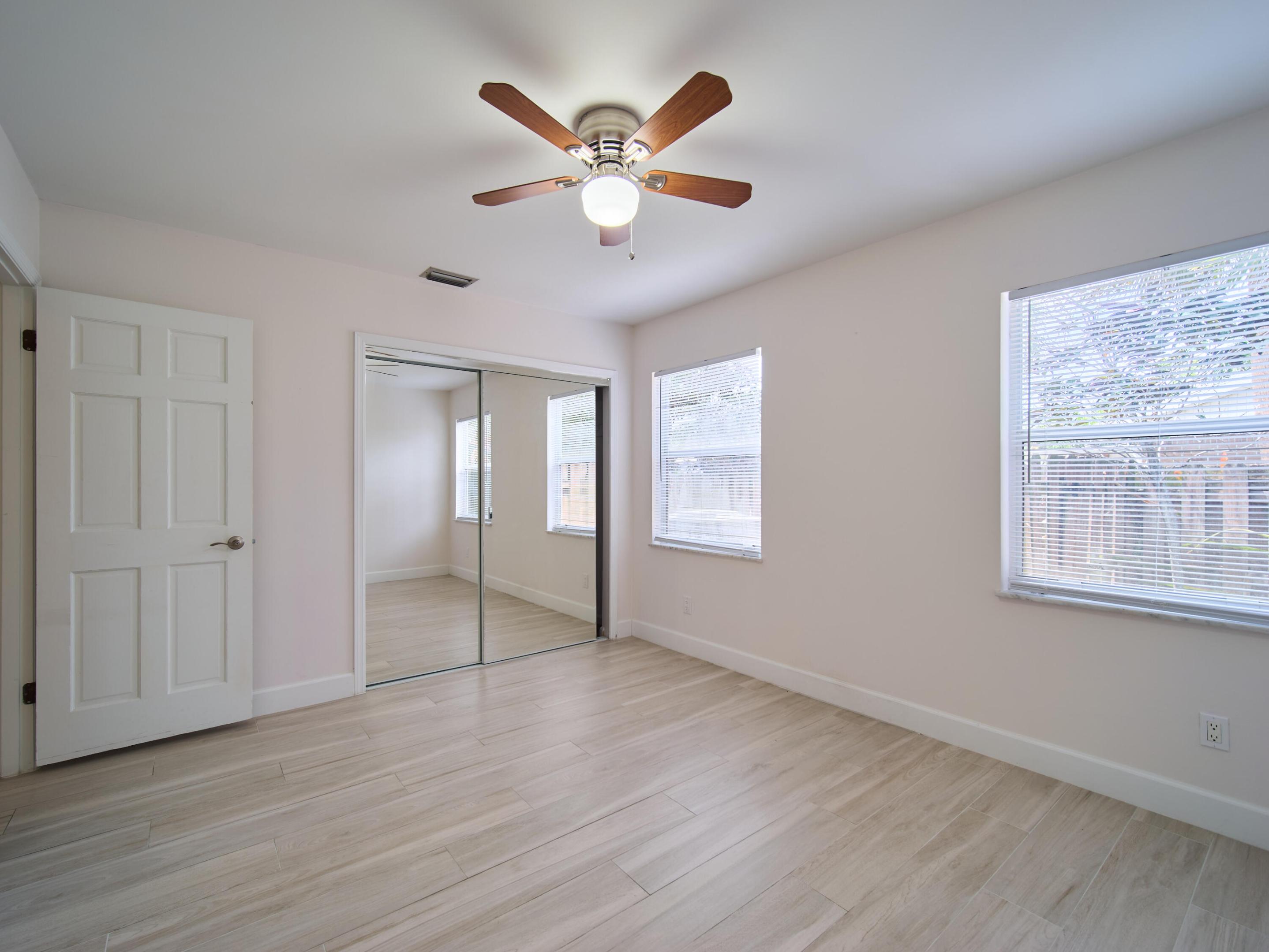 296 Se Wentworth Drive Property Photo 29