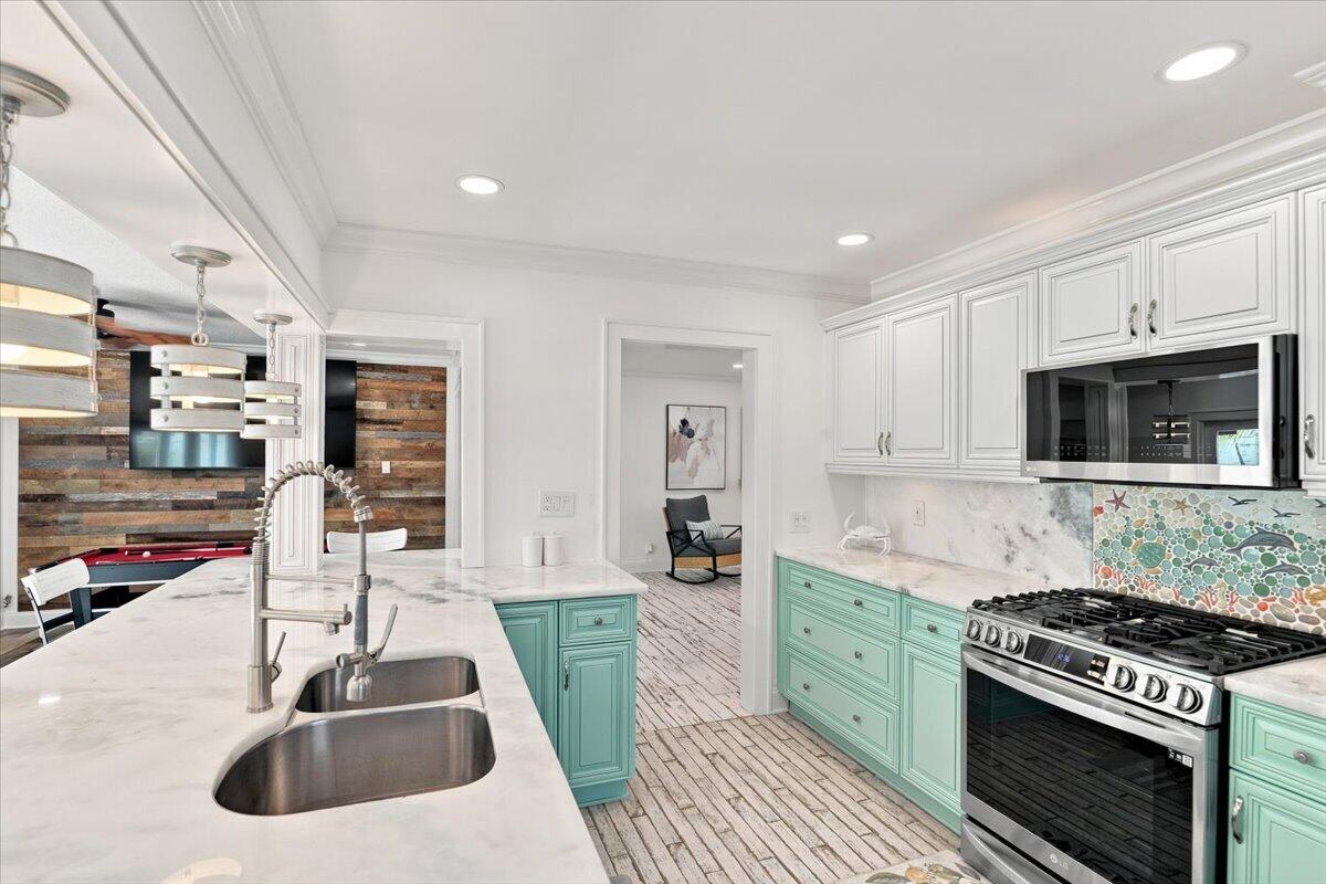1736 NW 39th Street