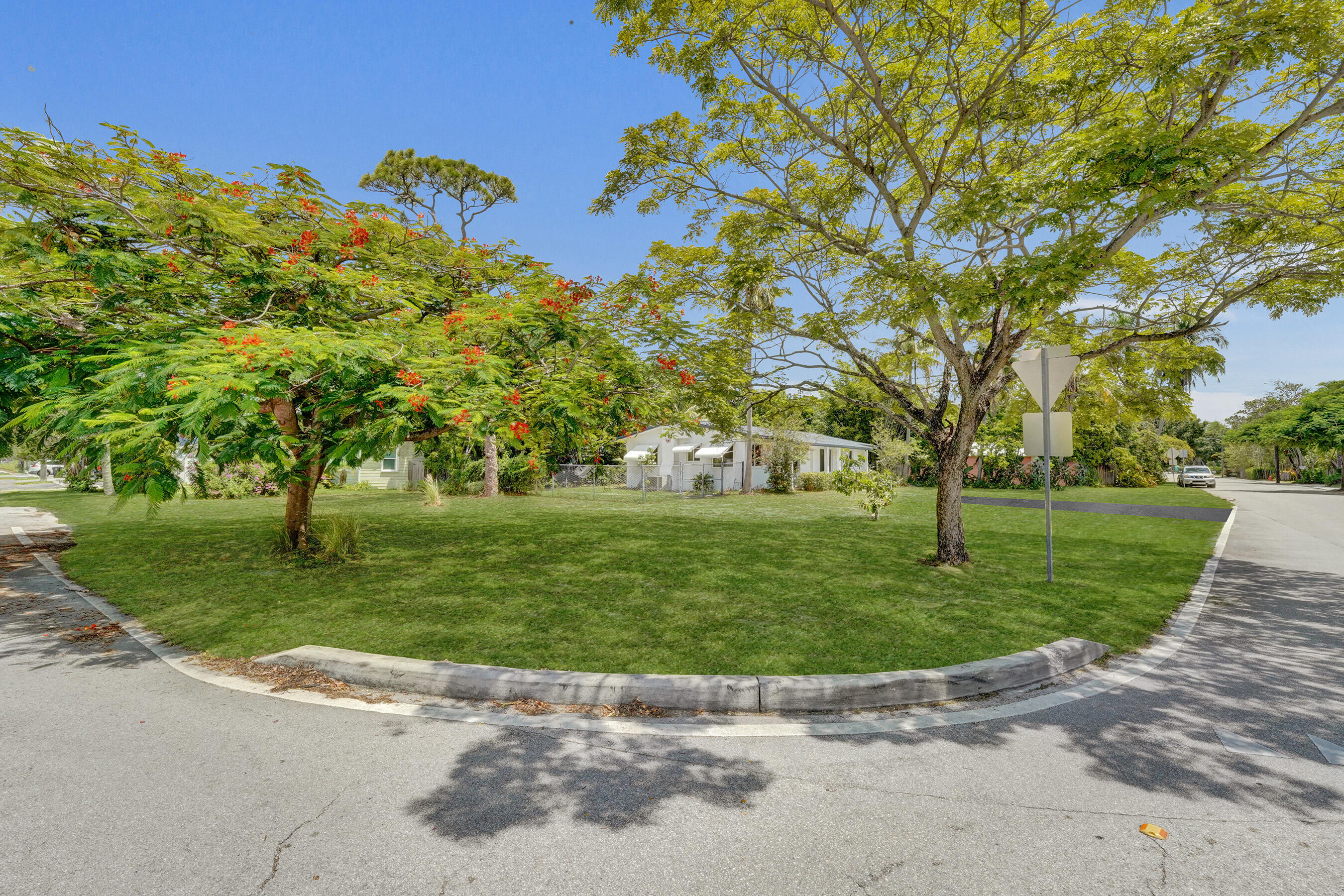 611 Sw 7th Street Property Photo 5
