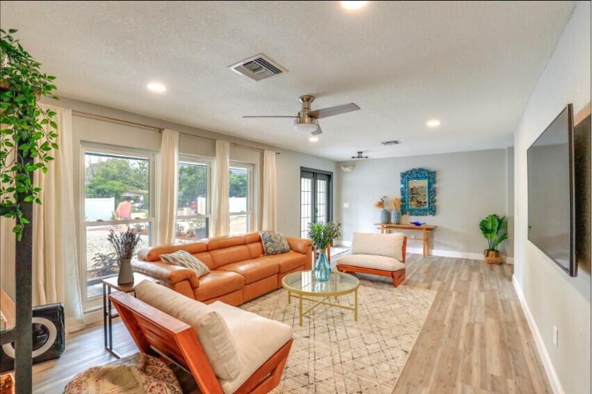 2806 8th Street Property Photo 8