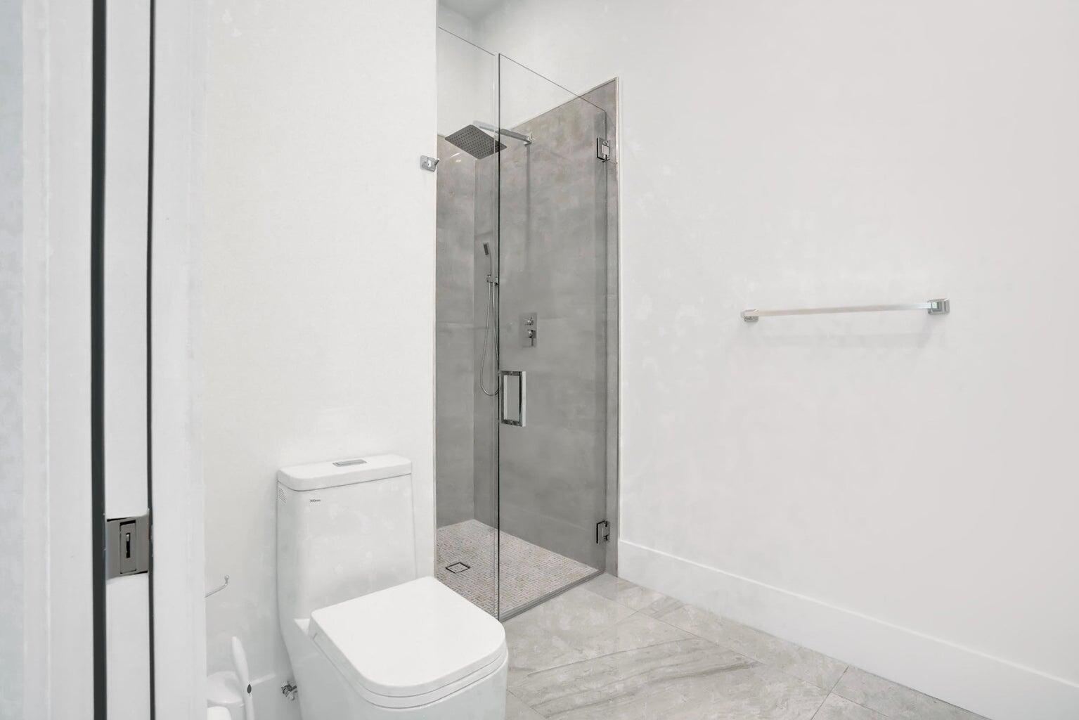 2517 Oceanview Avenue E Property Photo 10