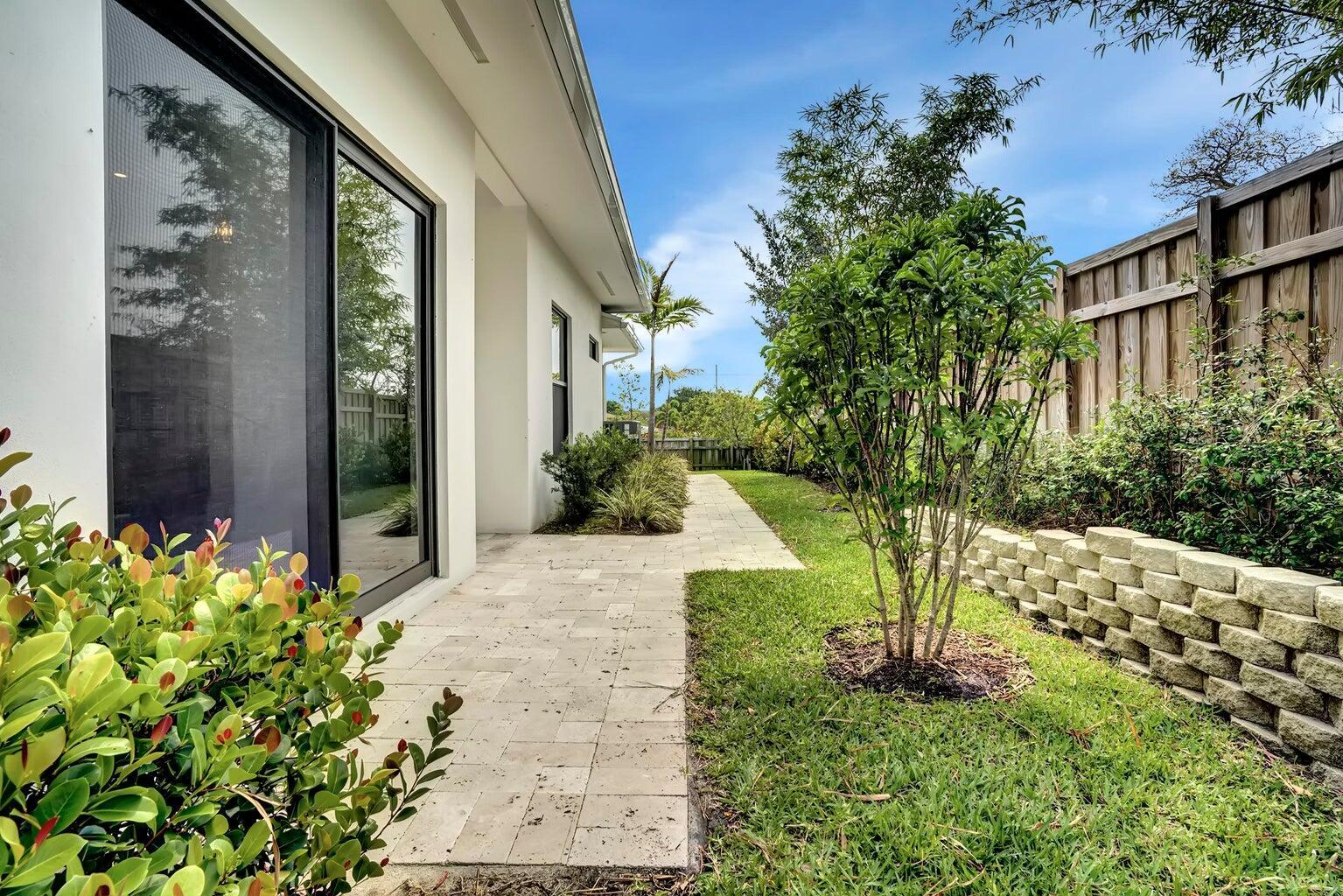 2517 Oceanview Avenue E Property Photo 18