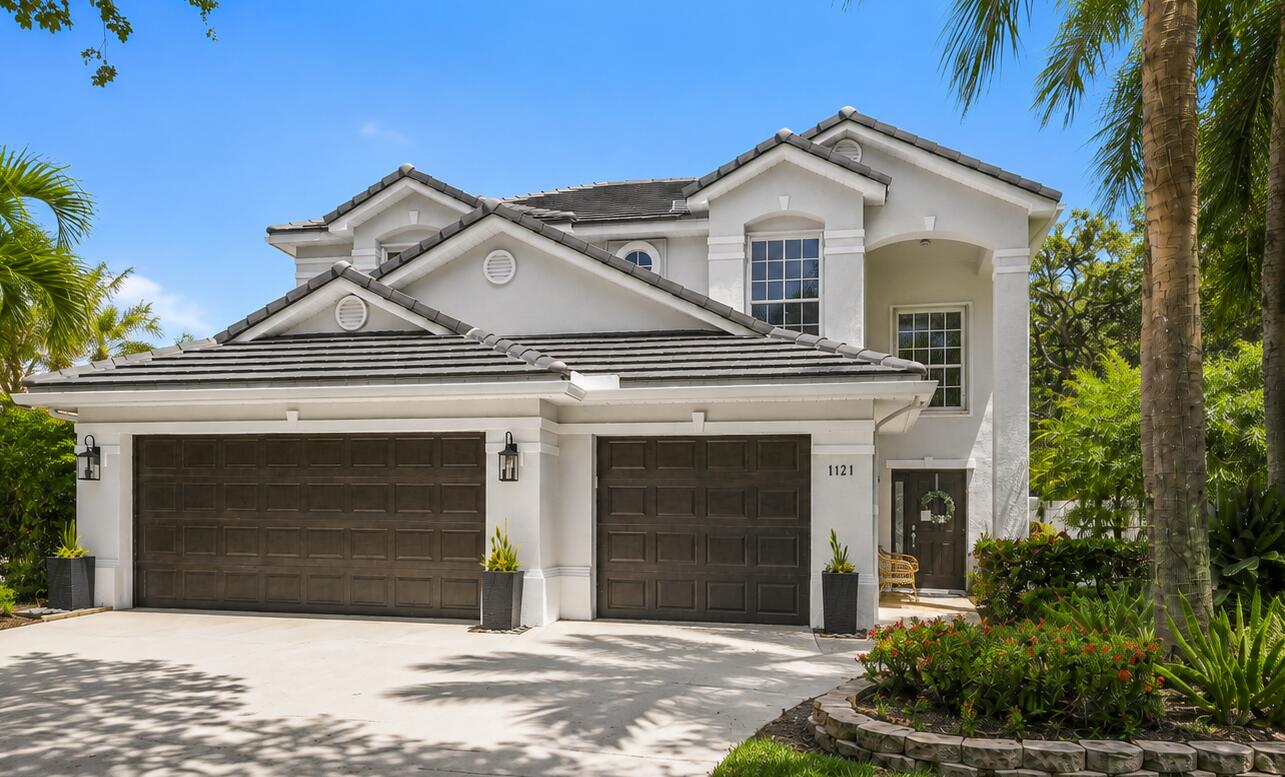 1121 Delray Lakes Drive Property Photo 1